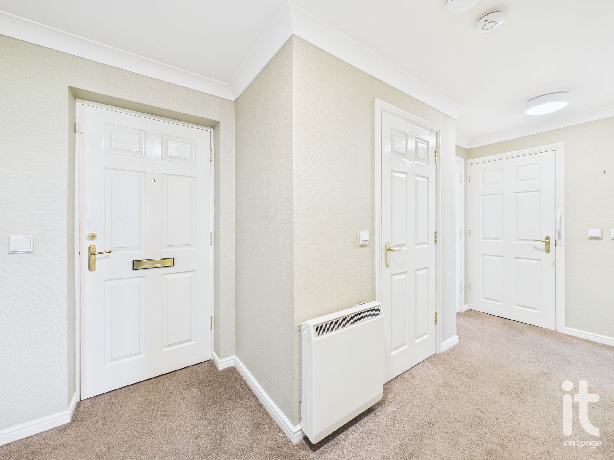 2 bedroom apartment flat/apartment SSTC in Stockport - Photograph 4.