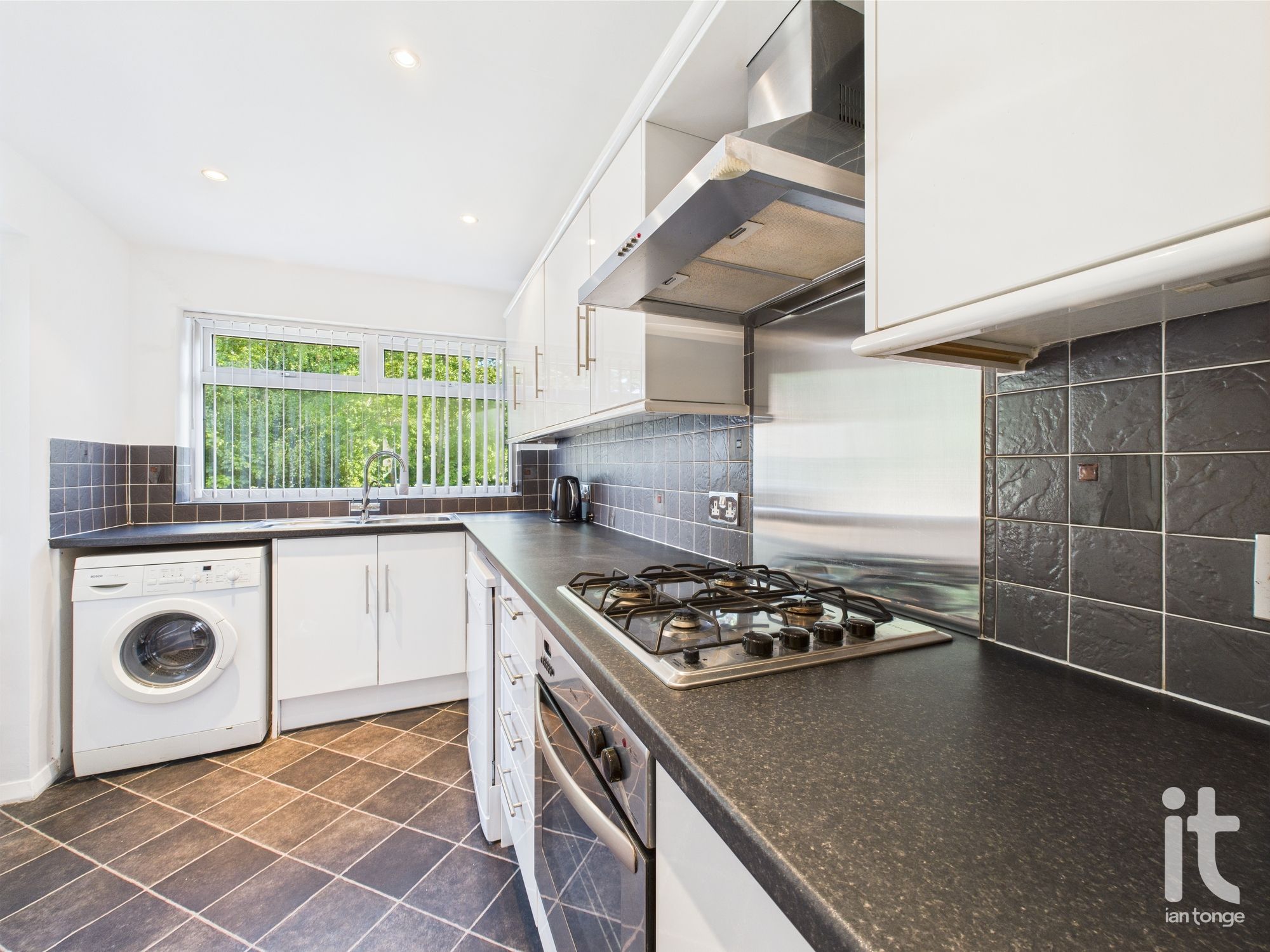 3 bedroom semi-detached house SSTC in Stockport - Photograph 7.