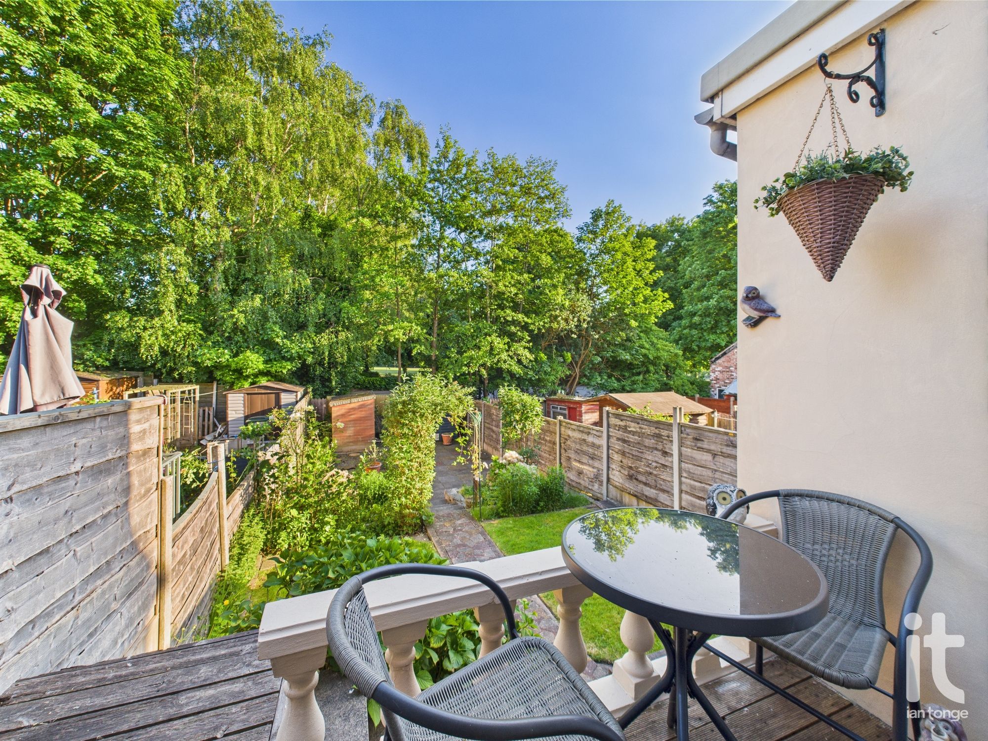 3 bedroom semi-detached house SSTC in Stockport - Photograph 15.