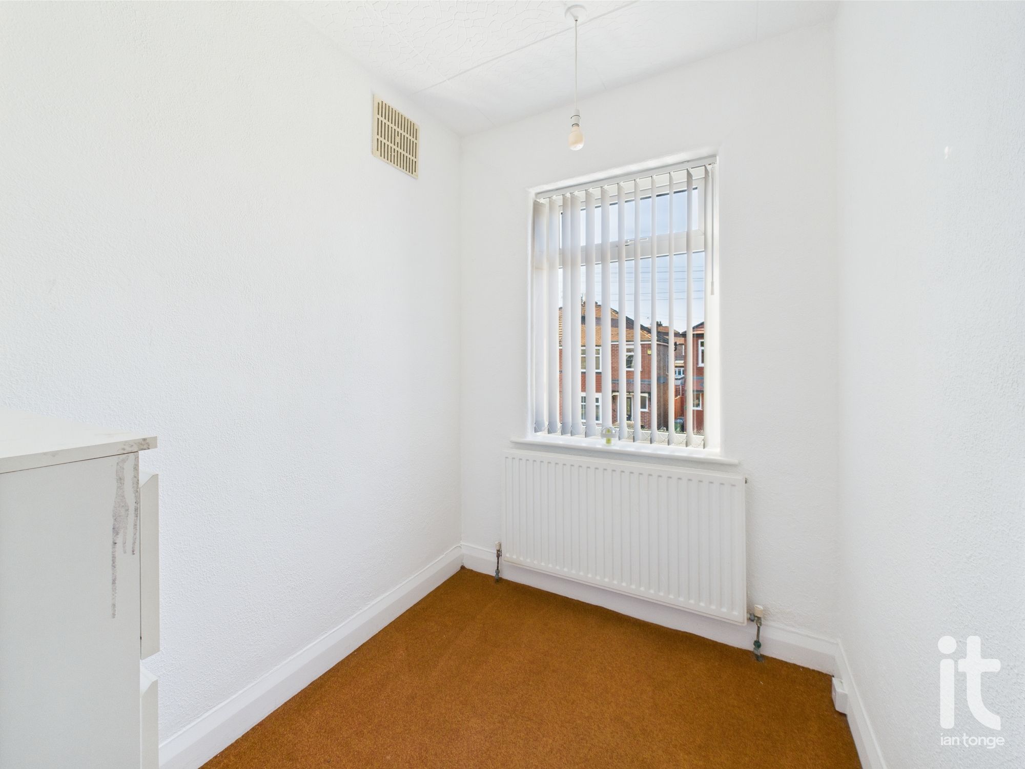 3 bedroom semi-detached house SSTC in Stockport - Photograph 13.
