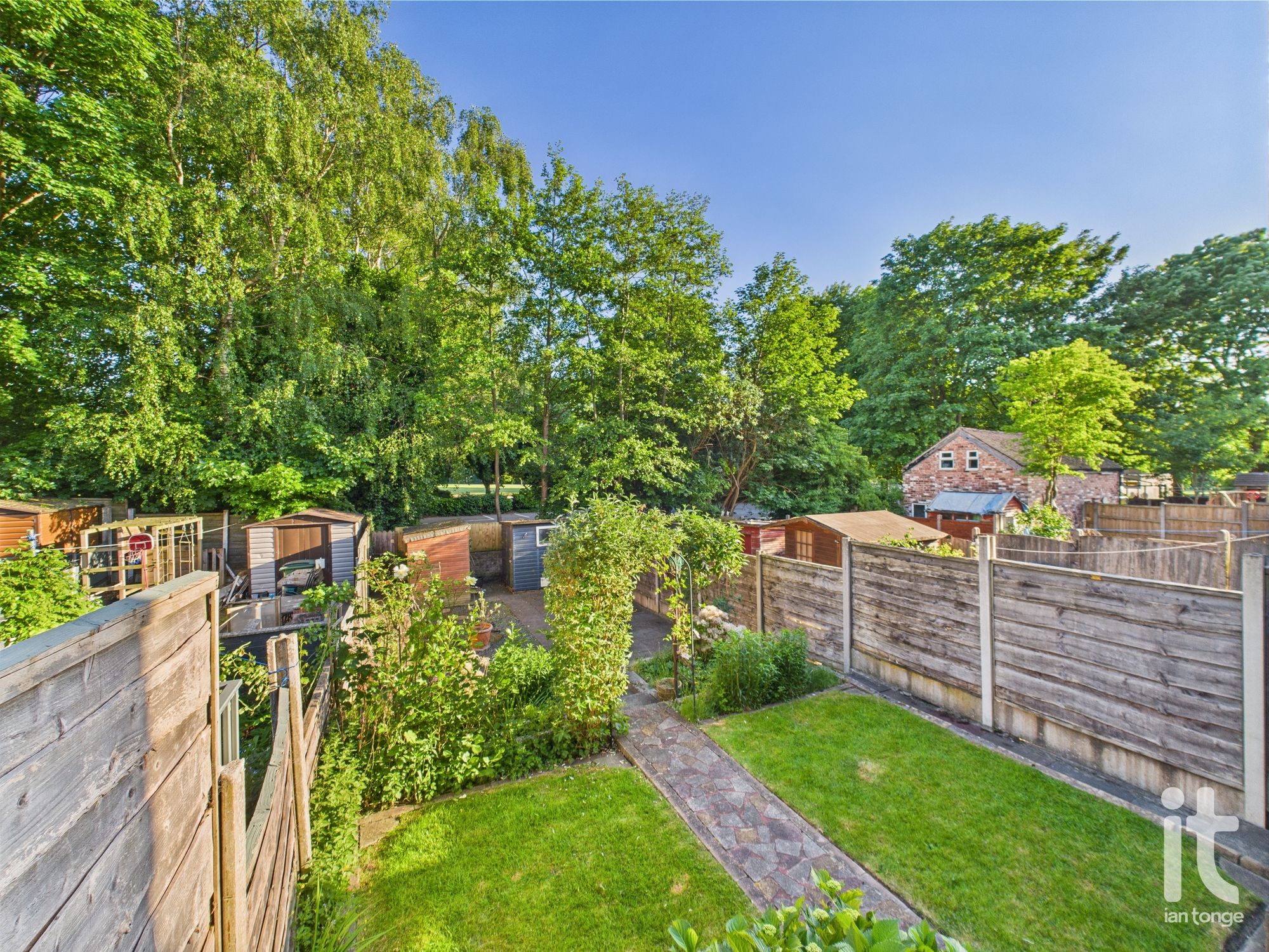 3 bedroom semi-detached house SSTC in Stockport - Photograph 16.