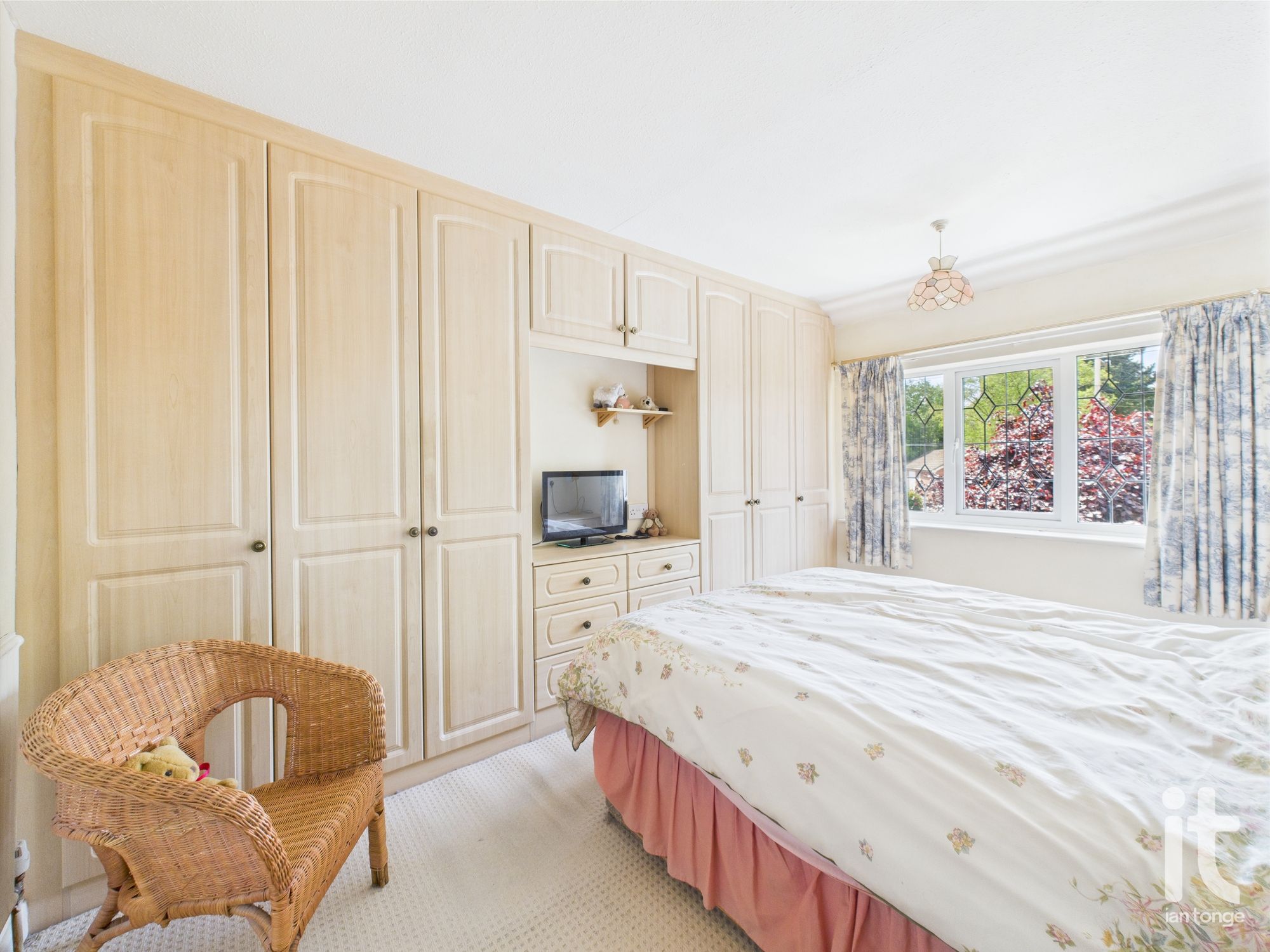 3 bedroom semi-detached house Sold in Stockport - Photograph 3.