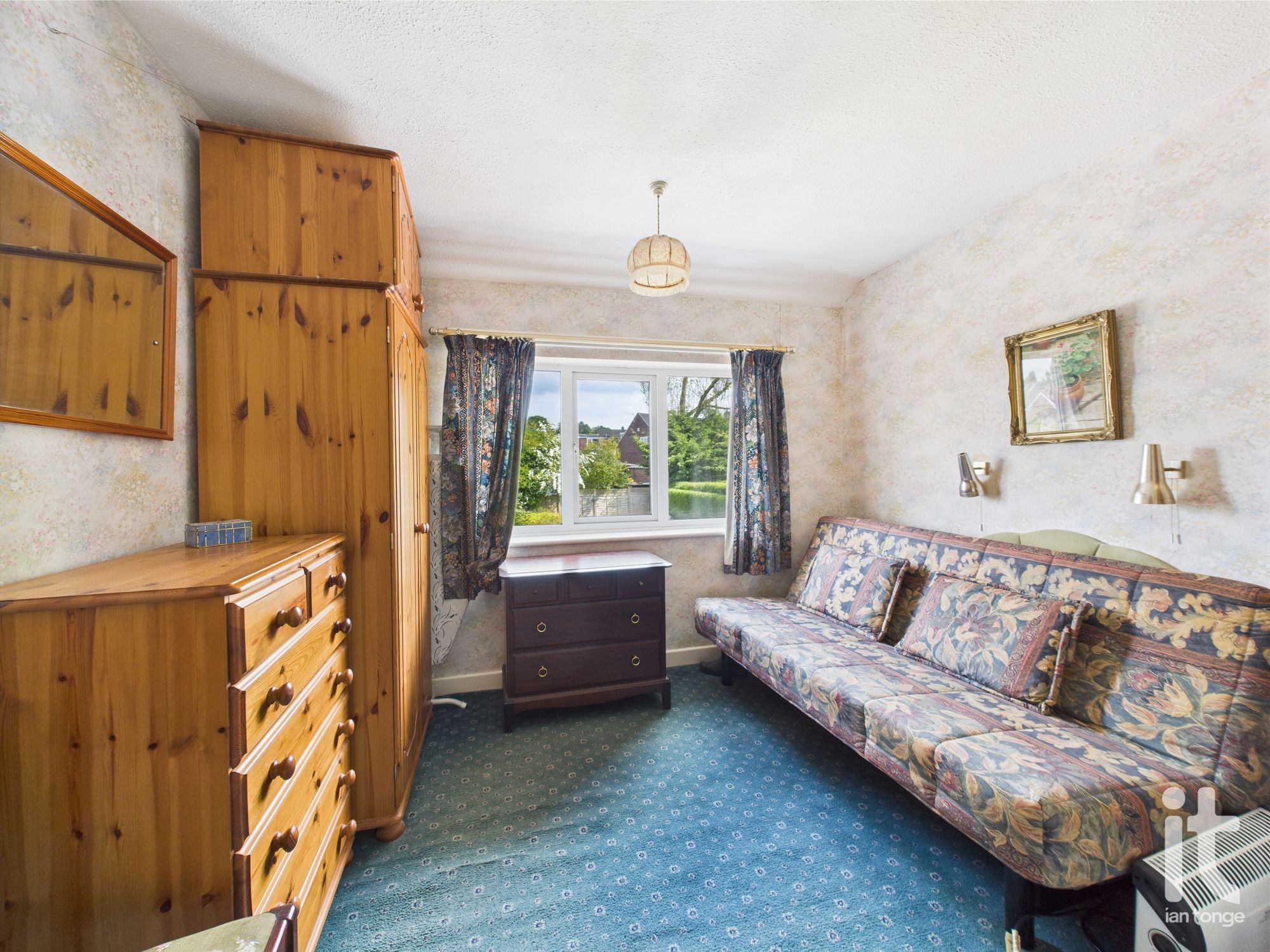 3 bedroom semi-detached house Sold in Stockport - Photograph 12.