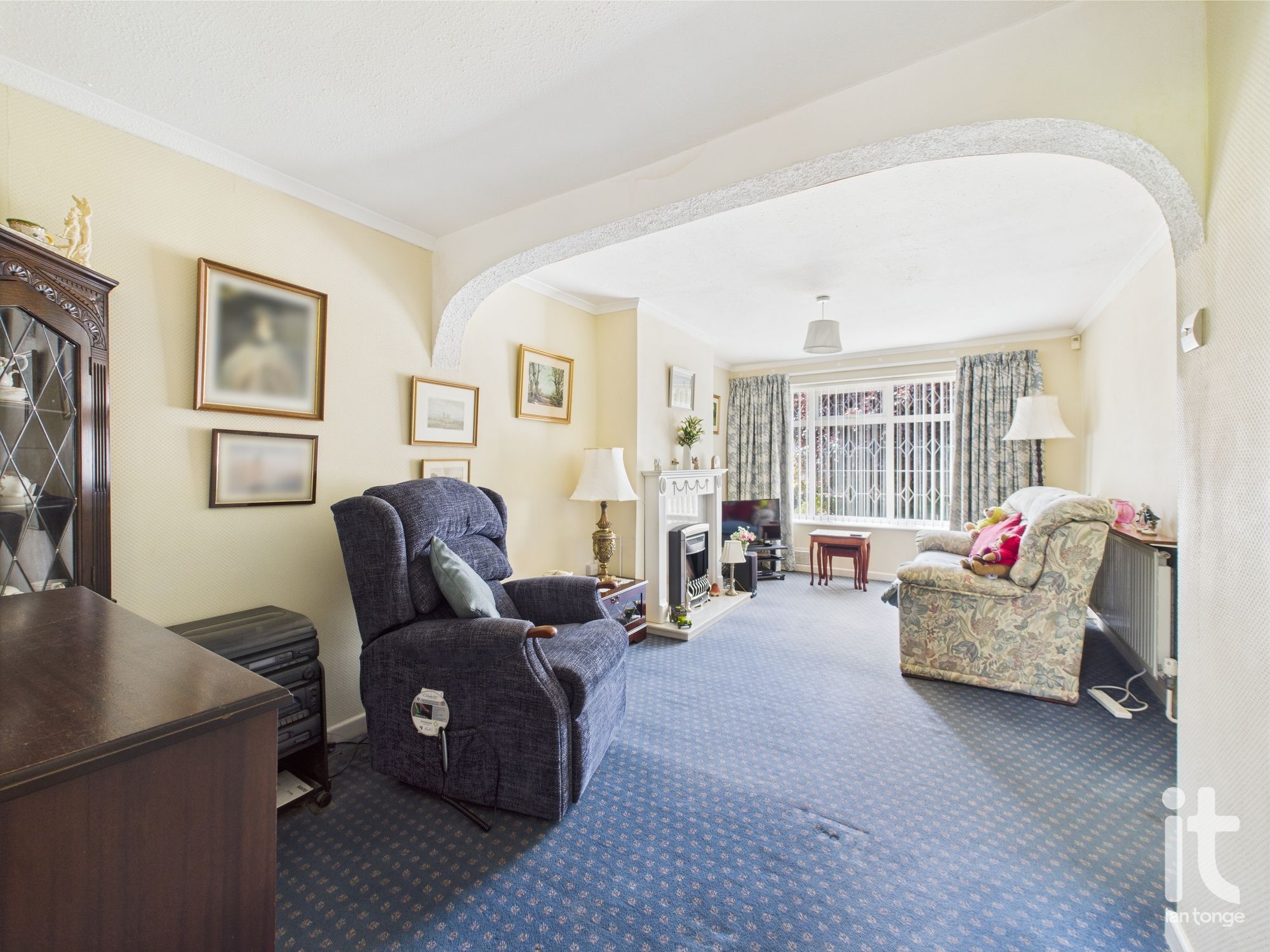 3 bedroom semi-detached house Sold in Stockport - Photograph 5.