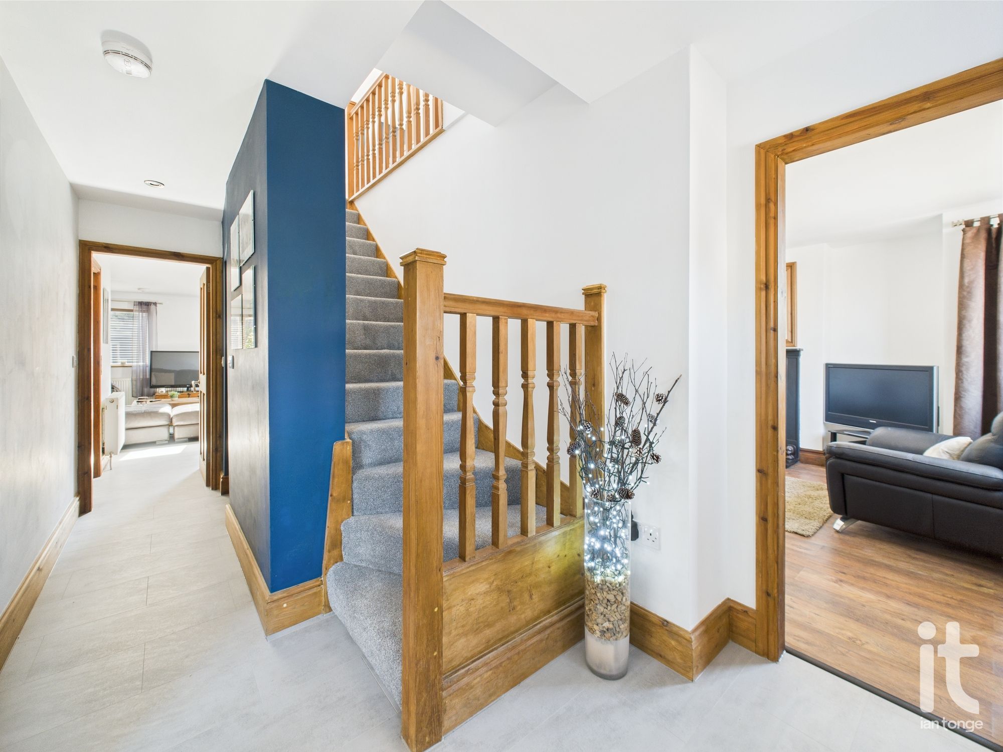 4 bedroom semi-detached house SSTC in Stockport - Photograph 5.