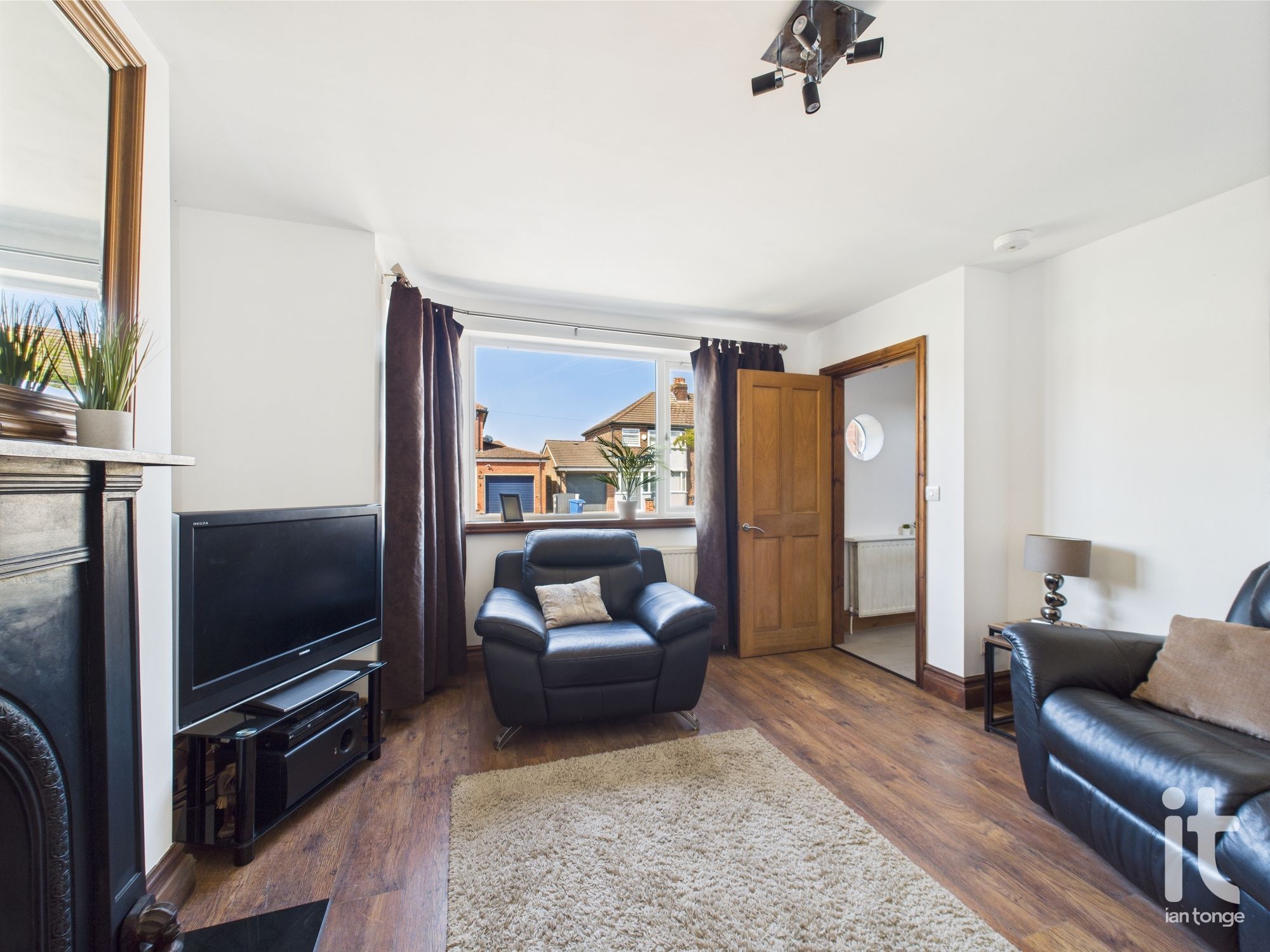 4 bedroom semi-detached house SSTC in Stockport - Photograph 11.