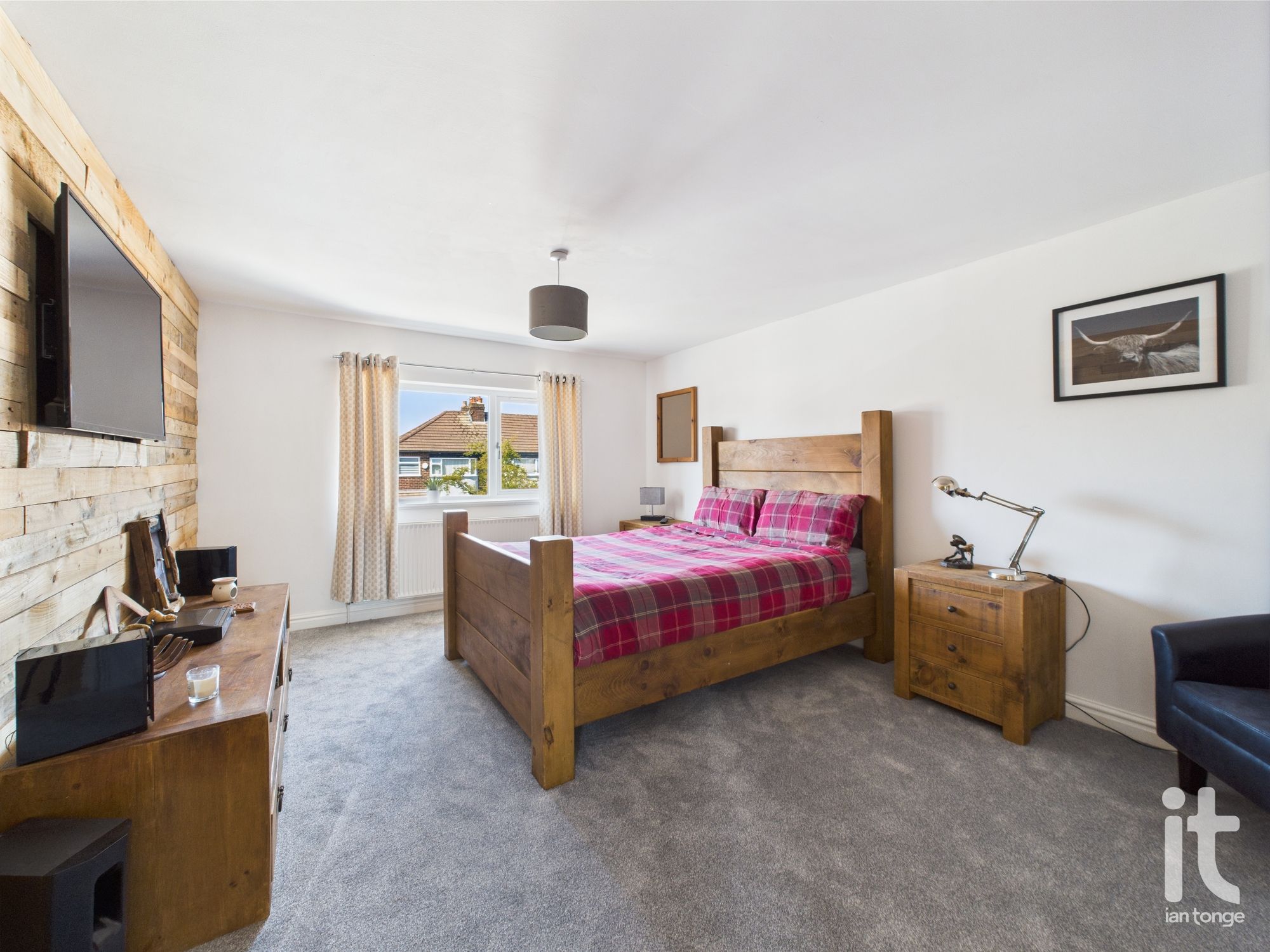 4 bedroom semi-detached house SSTC in Stockport - Photograph 34.