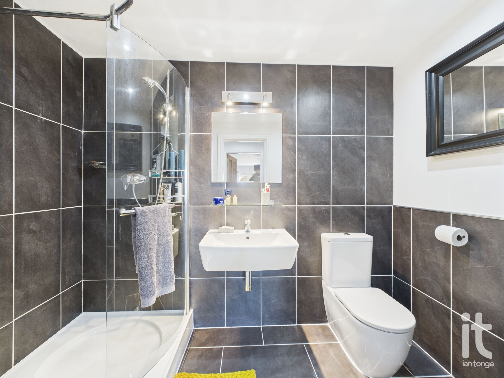 4 bedroom semi-detached house SSTC in Stockport - Photograph 39.