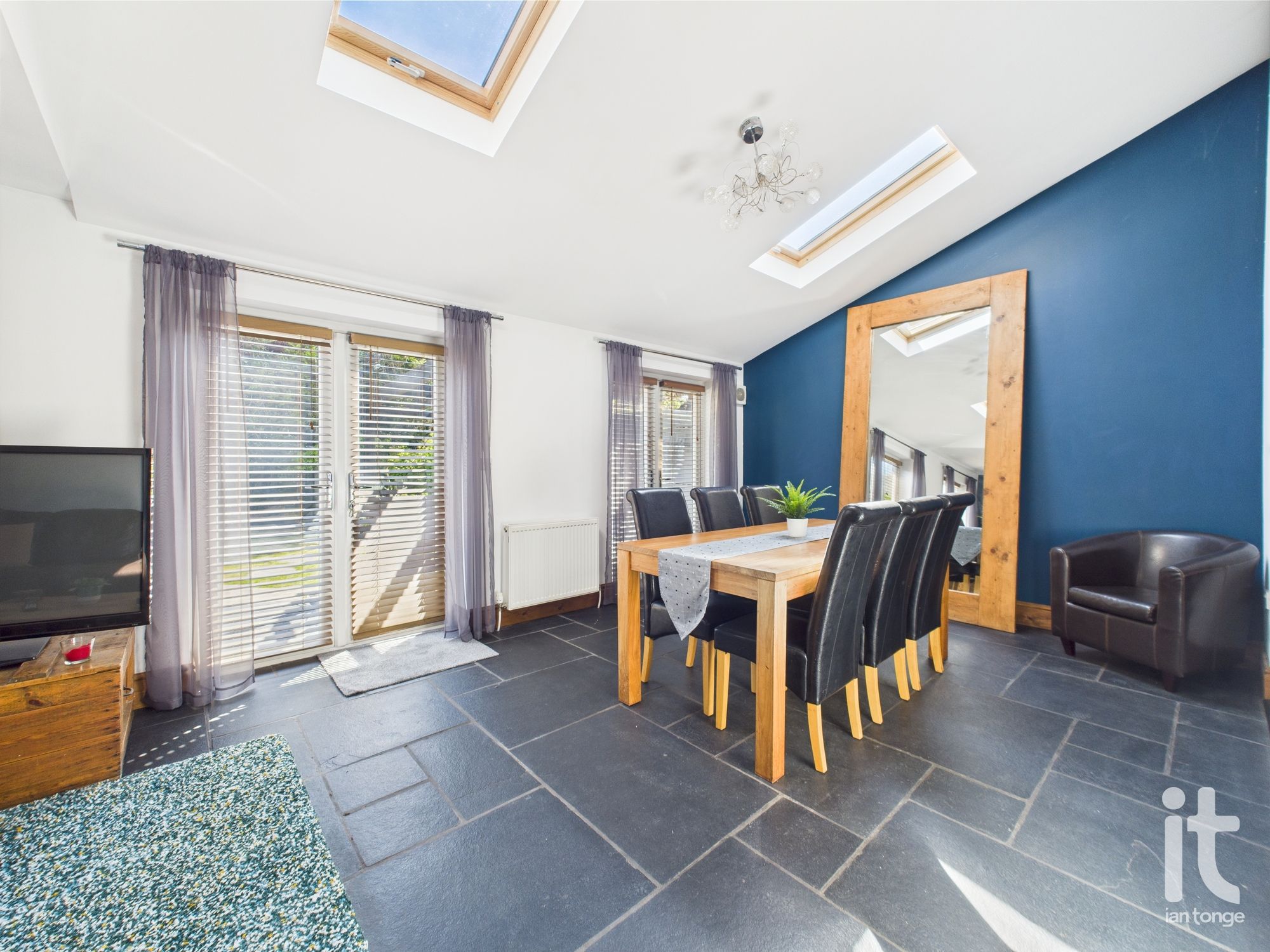 4 bedroom semi-detached house SSTC in Stockport - Photograph 22.