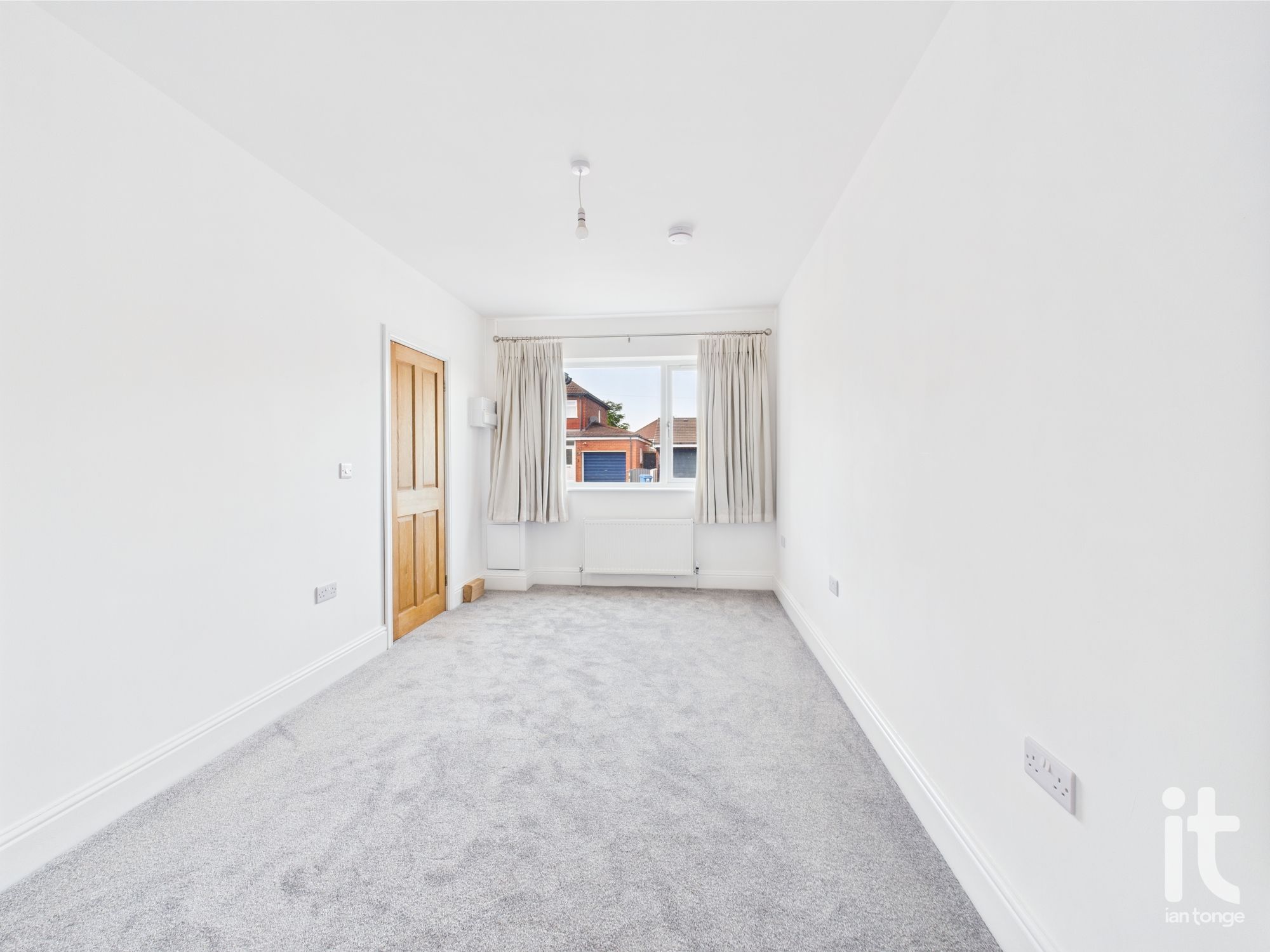 4 bedroom semi-detached house SSTC in Stockport - Photograph 13.