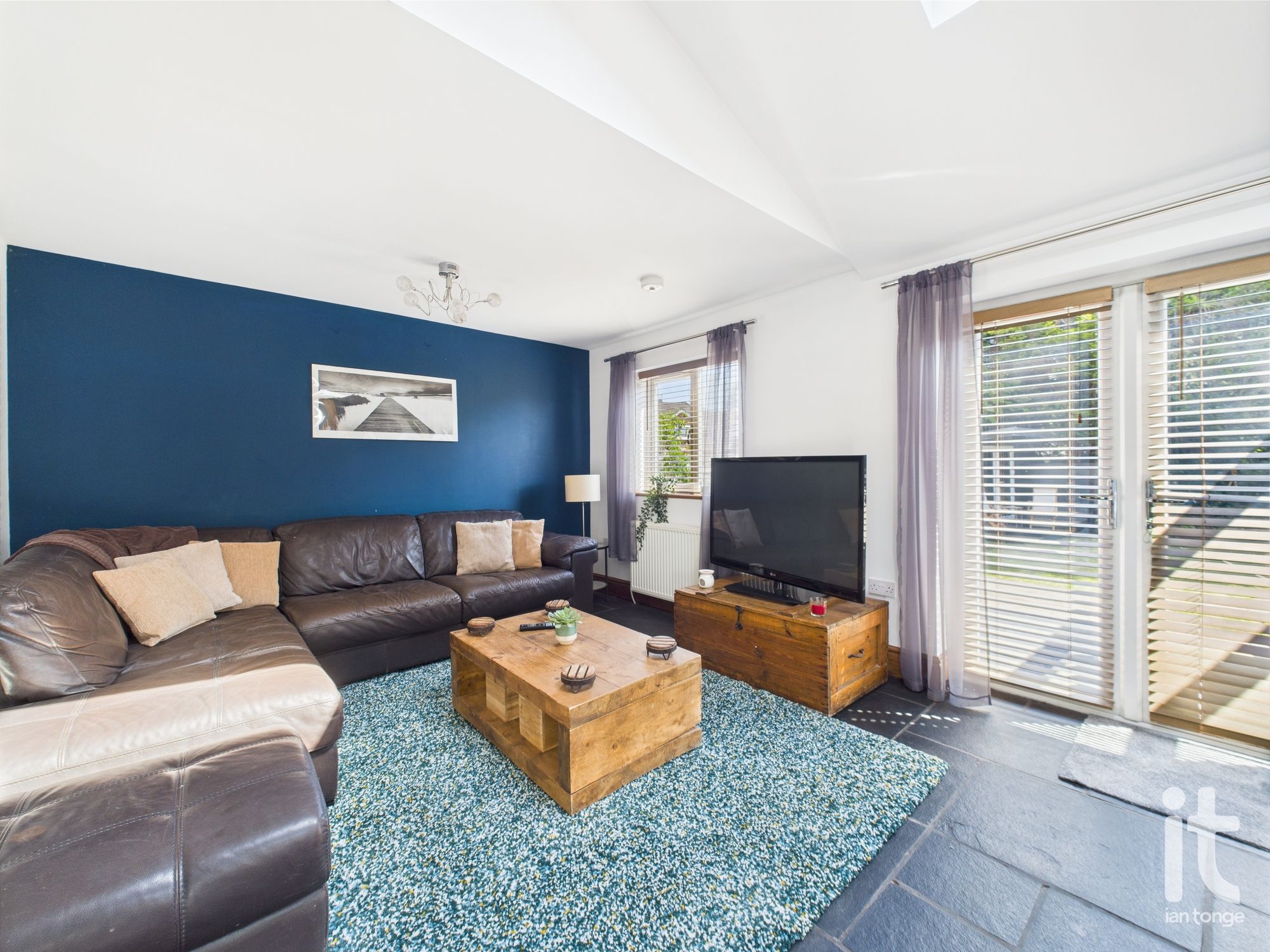 4 bedroom semi-detached house SSTC in Stockport - Photograph 24.