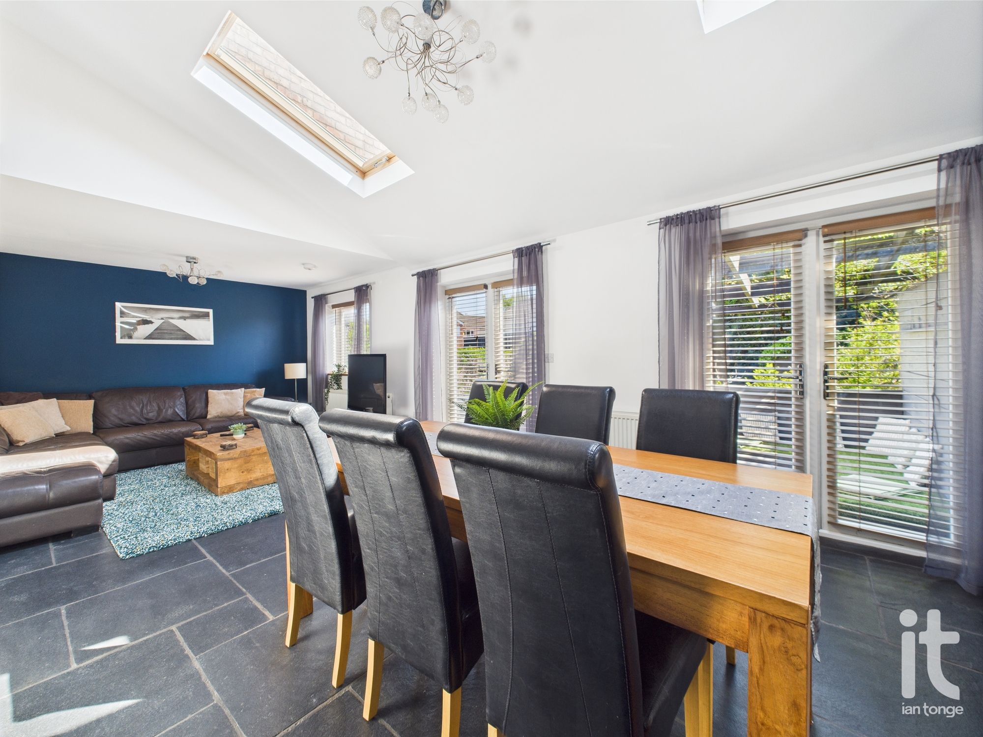 4 bedroom semi-detached house SSTC in Stockport - Photograph 20.