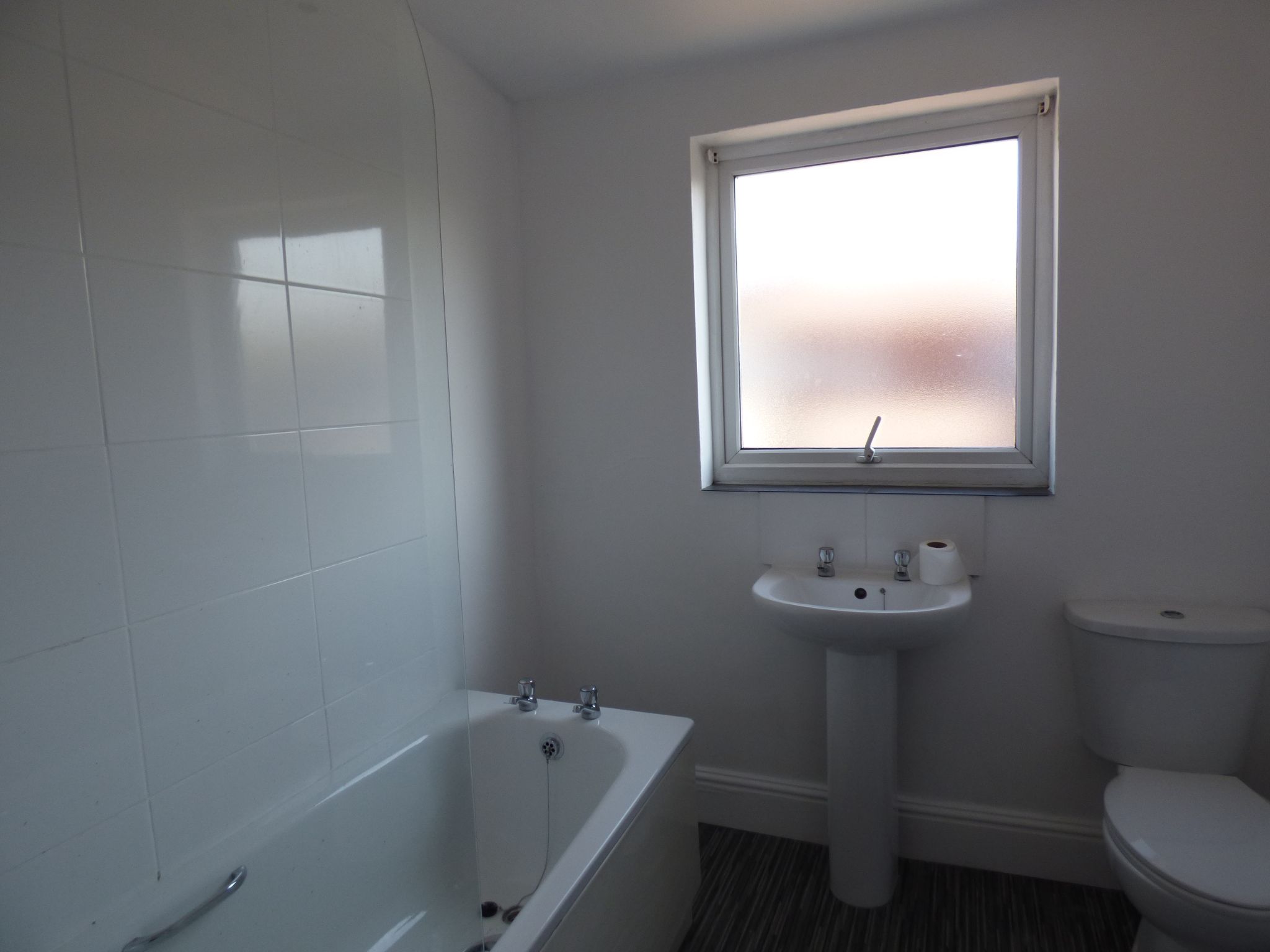 2 bedroom end terraced house Let in Stockport - Photograph 8.