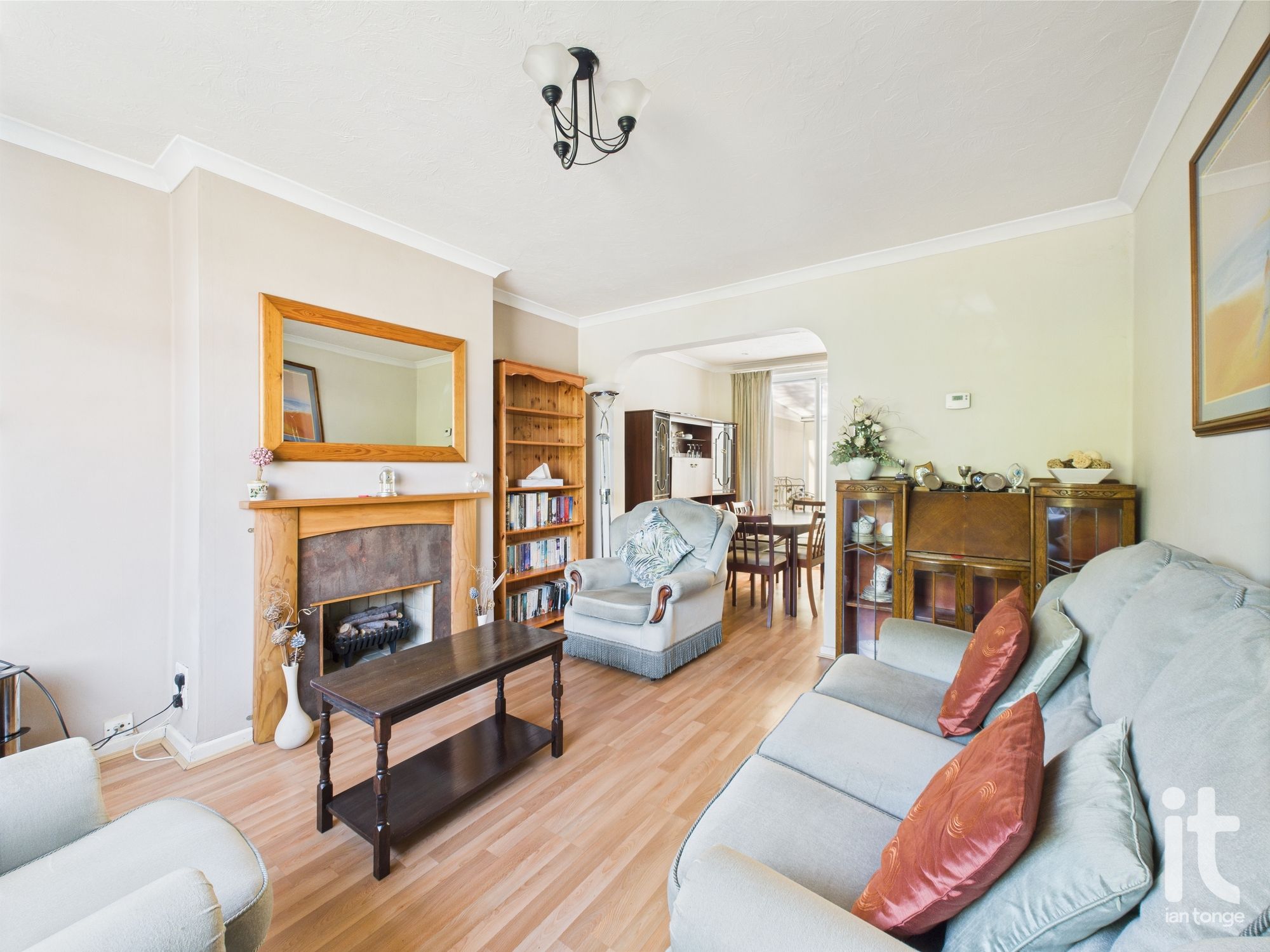 2 bedroom semi-detached house SSTC in Stockport - Photograph 6.