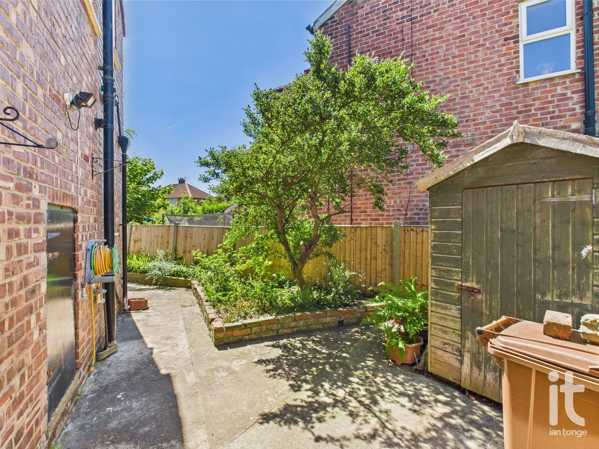 2 bedroom semi-detached house SSTC in Stockport - Photograph 16.