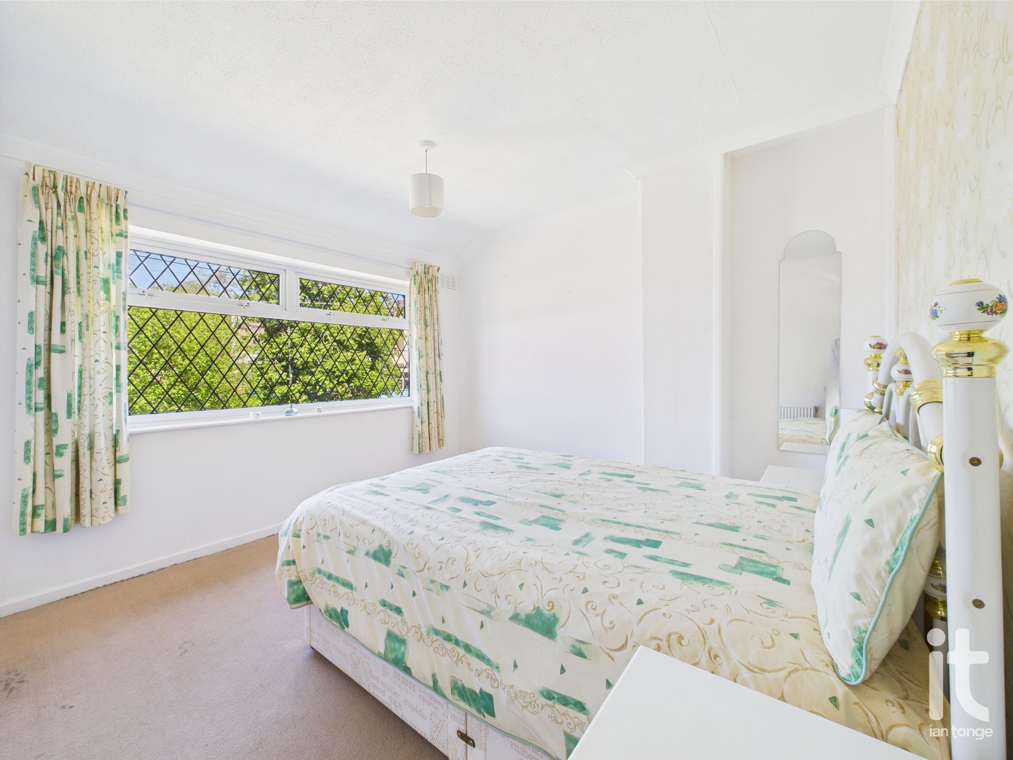 2 bedroom semi-detached house SSTC in Stockport - Photograph 12.