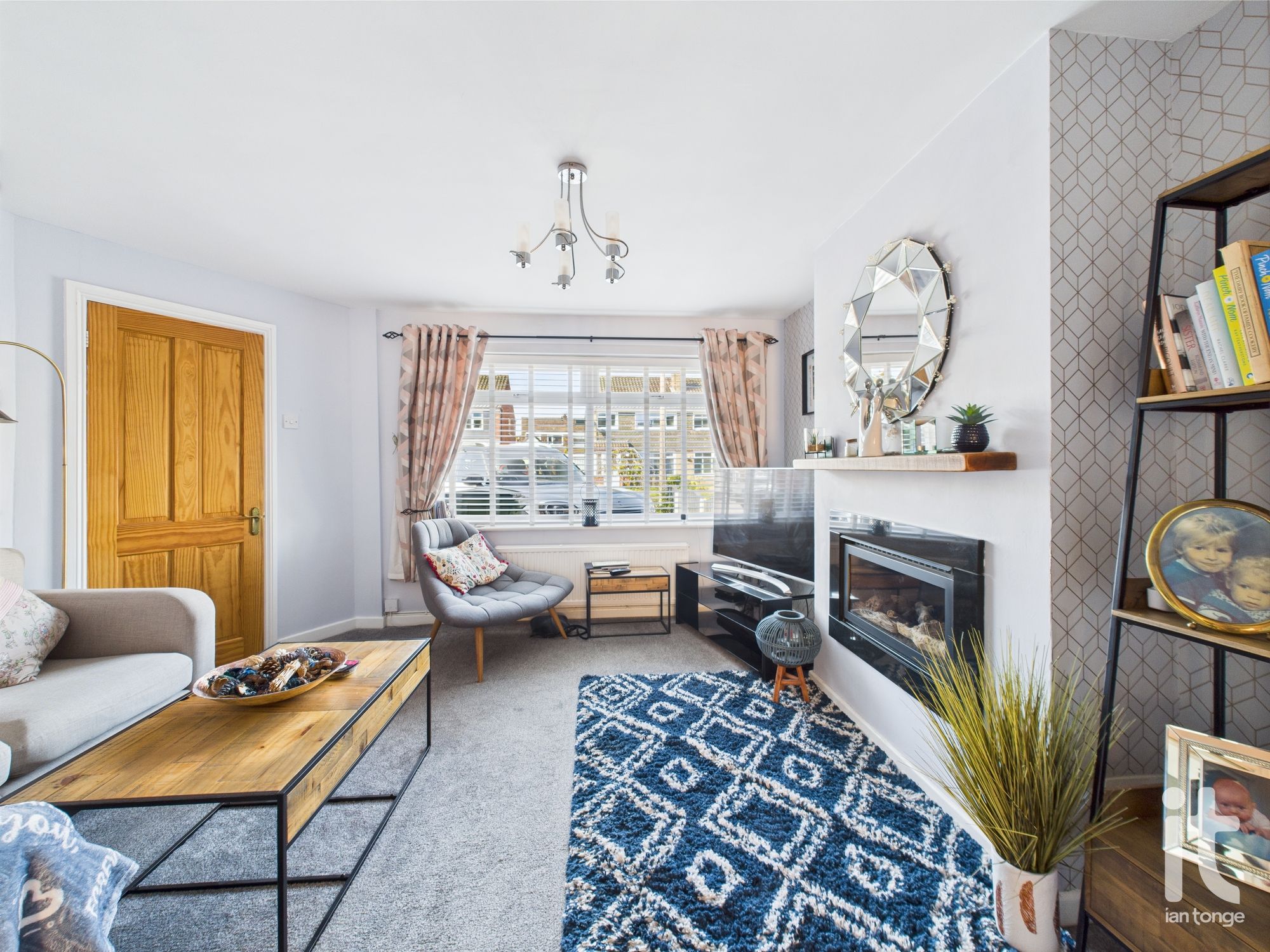 3 bedroom semi-detached house SSTC in Stockport - Photograph 9.