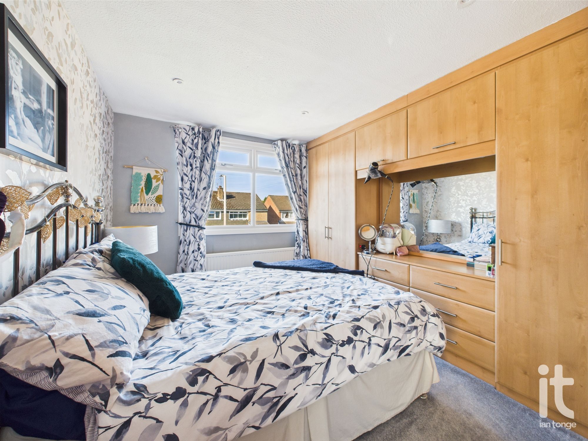 3 bedroom semi-detached house SSTC in Stockport - Photograph 18.