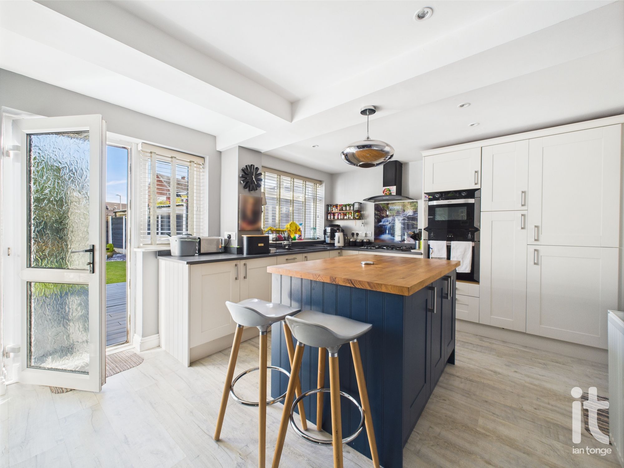 3 bedroom semi-detached house SSTC in Stockport - Photograph 2.