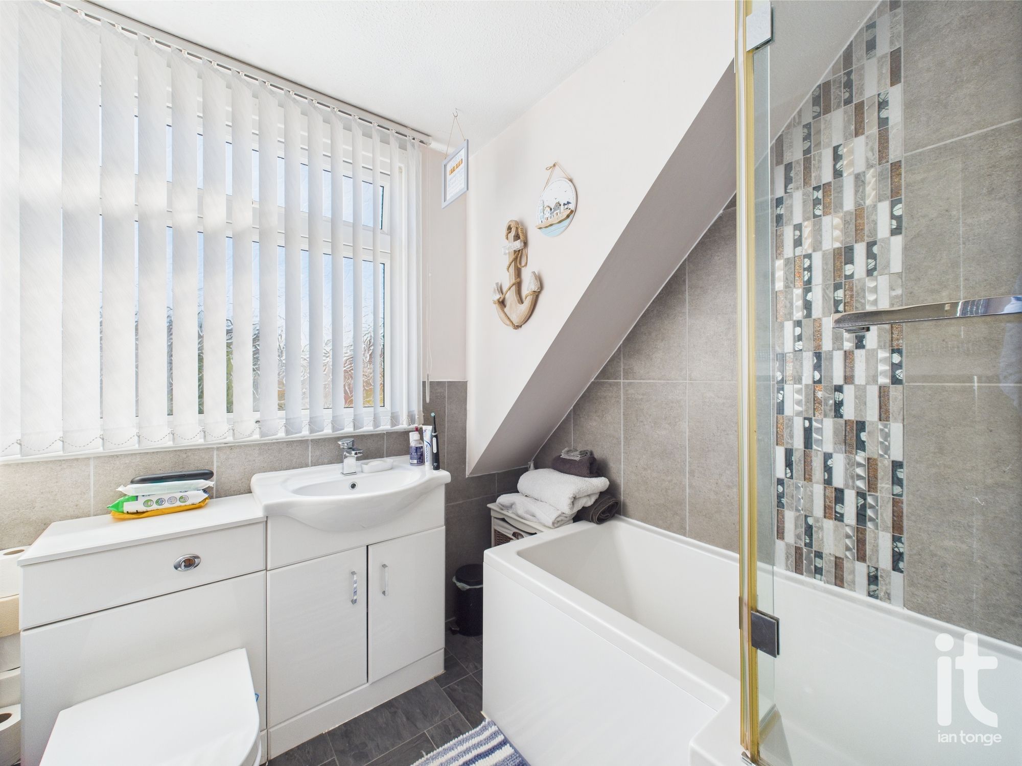 3 bedroom semi-detached house SSTC in Stockport - Photograph 20.
