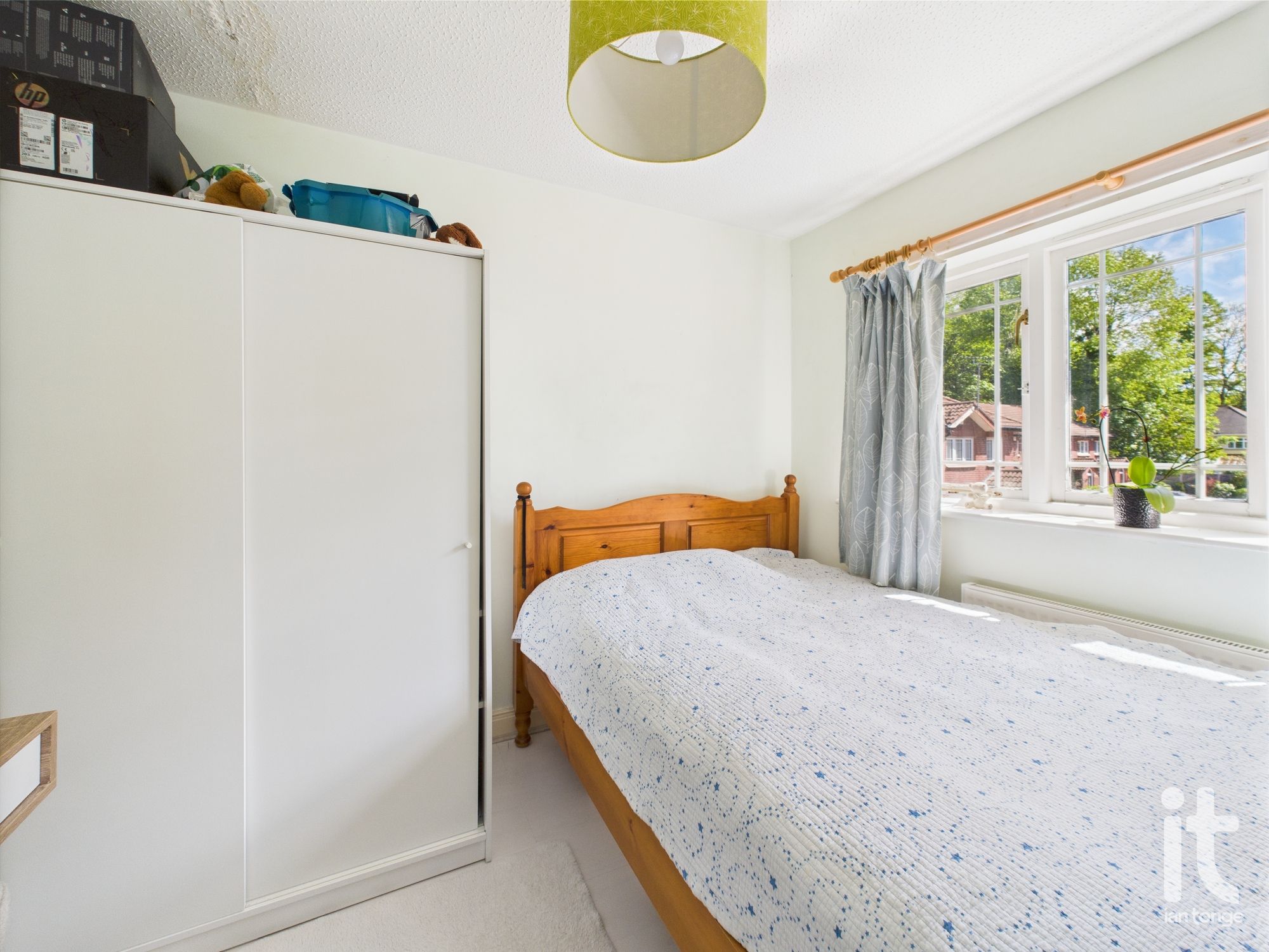 3 bedroom end terraced house For Sale in Stockport - Photograph 13.