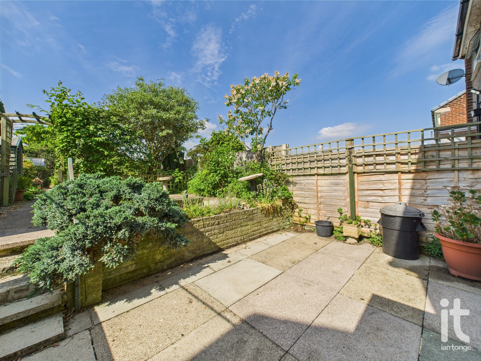 2 bedroom semi-detached house SSTC in Stockport - Photograph 17.