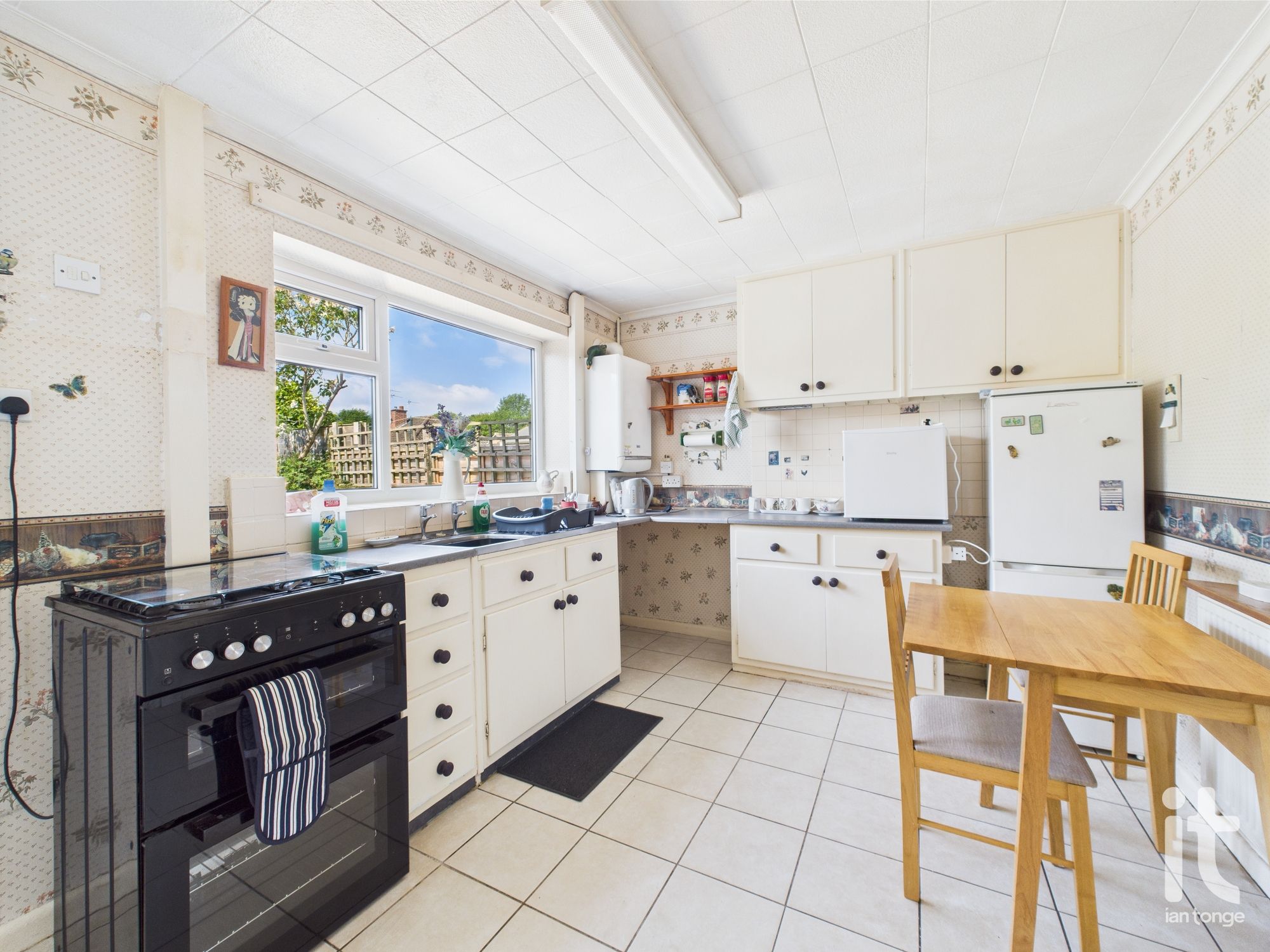 2 bedroom semi-detached house SSTC in Stockport - Photograph 2.