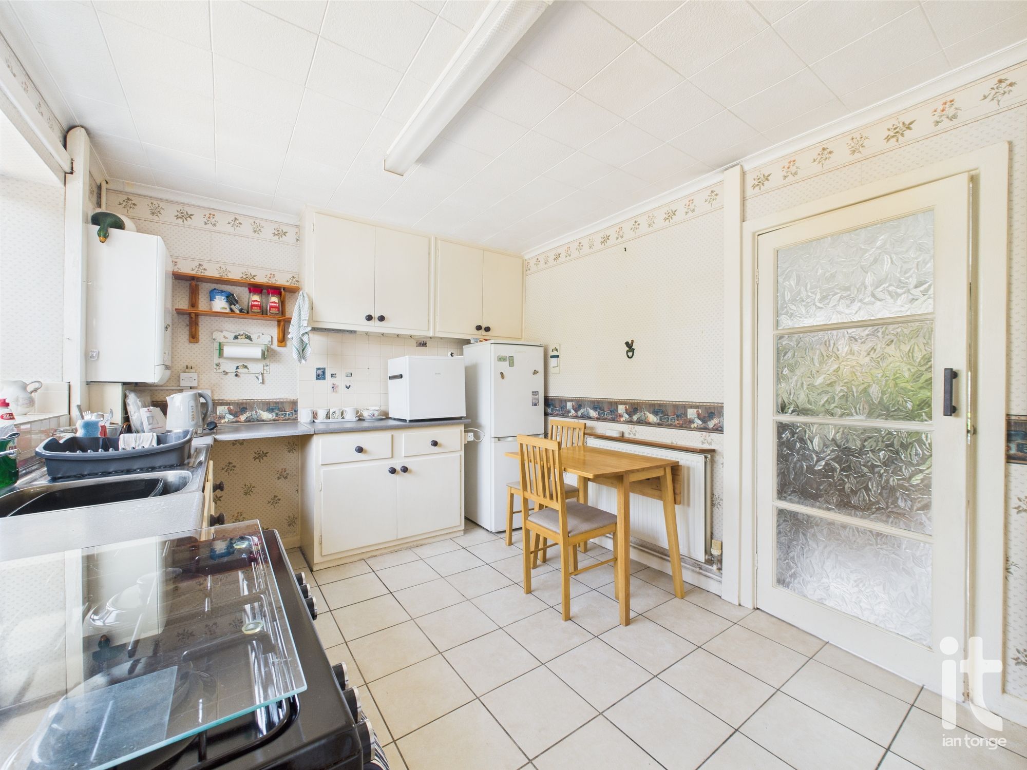 2 bedroom semi-detached house SSTC in Stockport - Photograph 10.