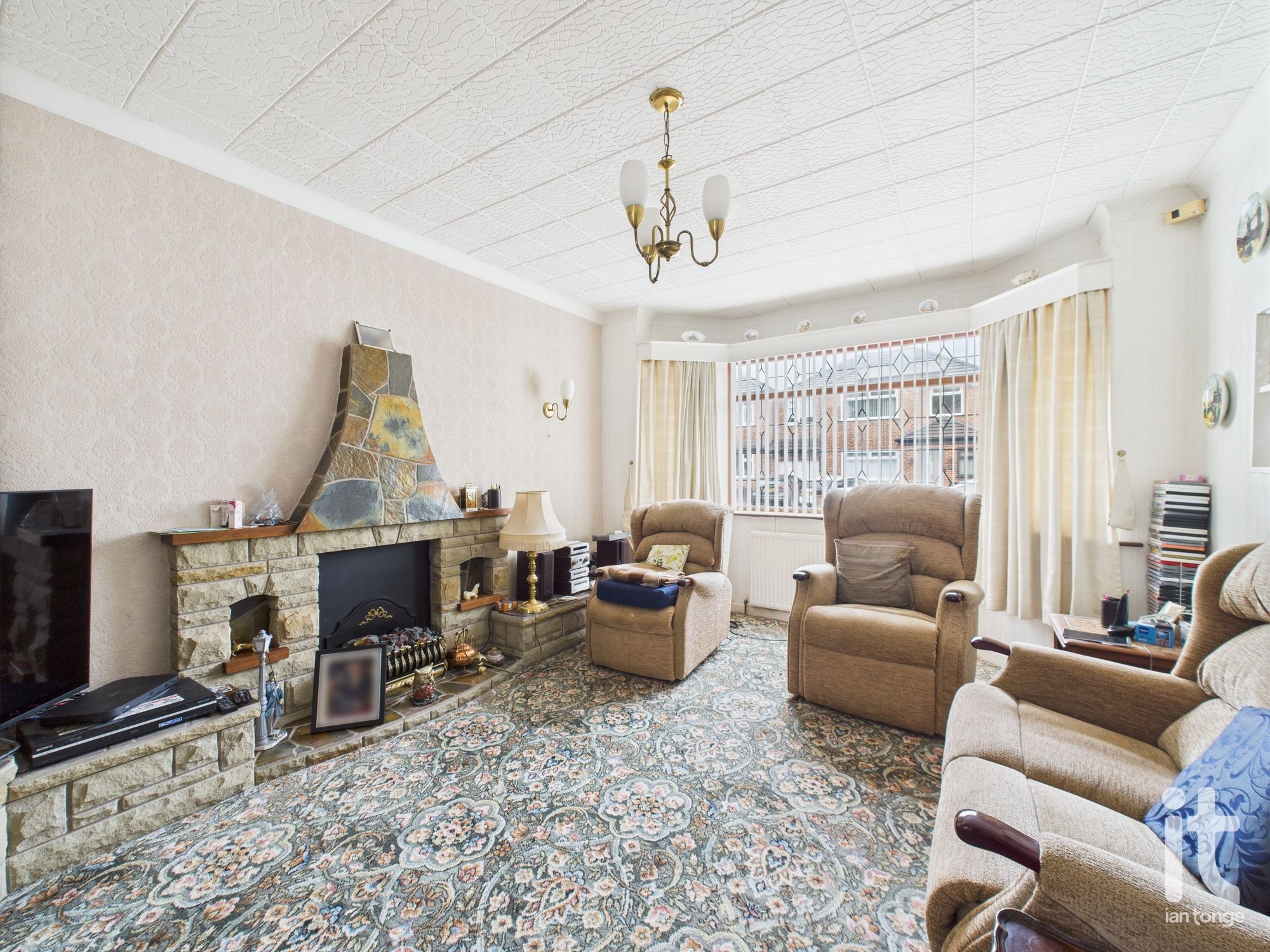 3 bedroom link detached house Under Offer in Stockport - Photograph 4.