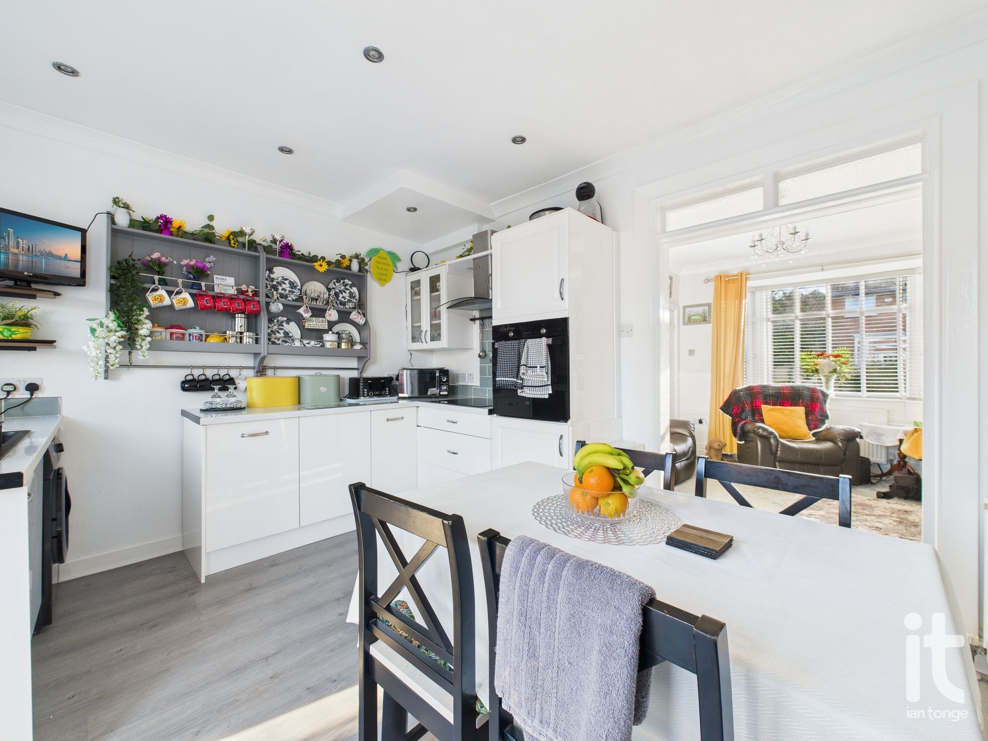 2 bedroom semi-detached house SSTC in Stockport - Photograph 7.