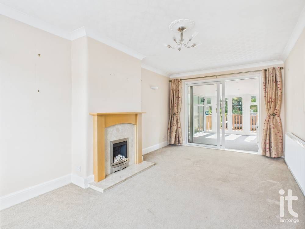 3 bedroom semi-detached house SSTC in Stockport - Photograph 5.