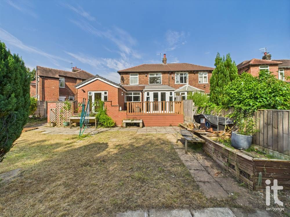 3 bedroom semi-detached house SSTC in Stockport - Photograph 16.