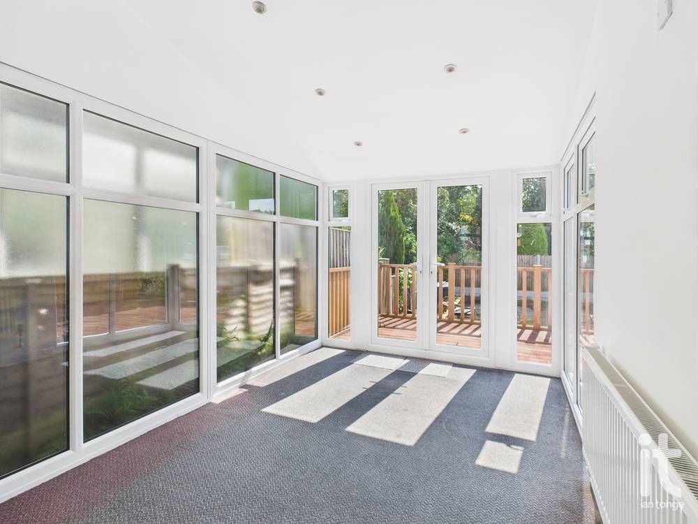 3 bedroom semi-detached house SSTC in Stockport - Photograph 6.