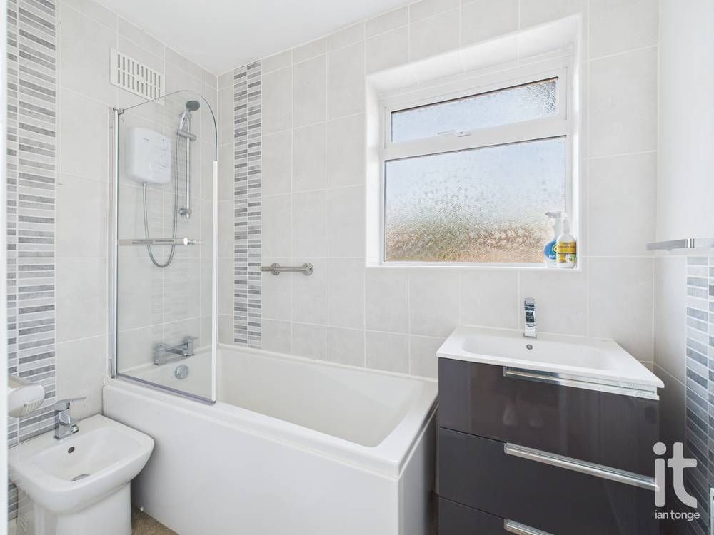 3 bedroom semi-detached house SSTC in Stockport - Photograph 15.
