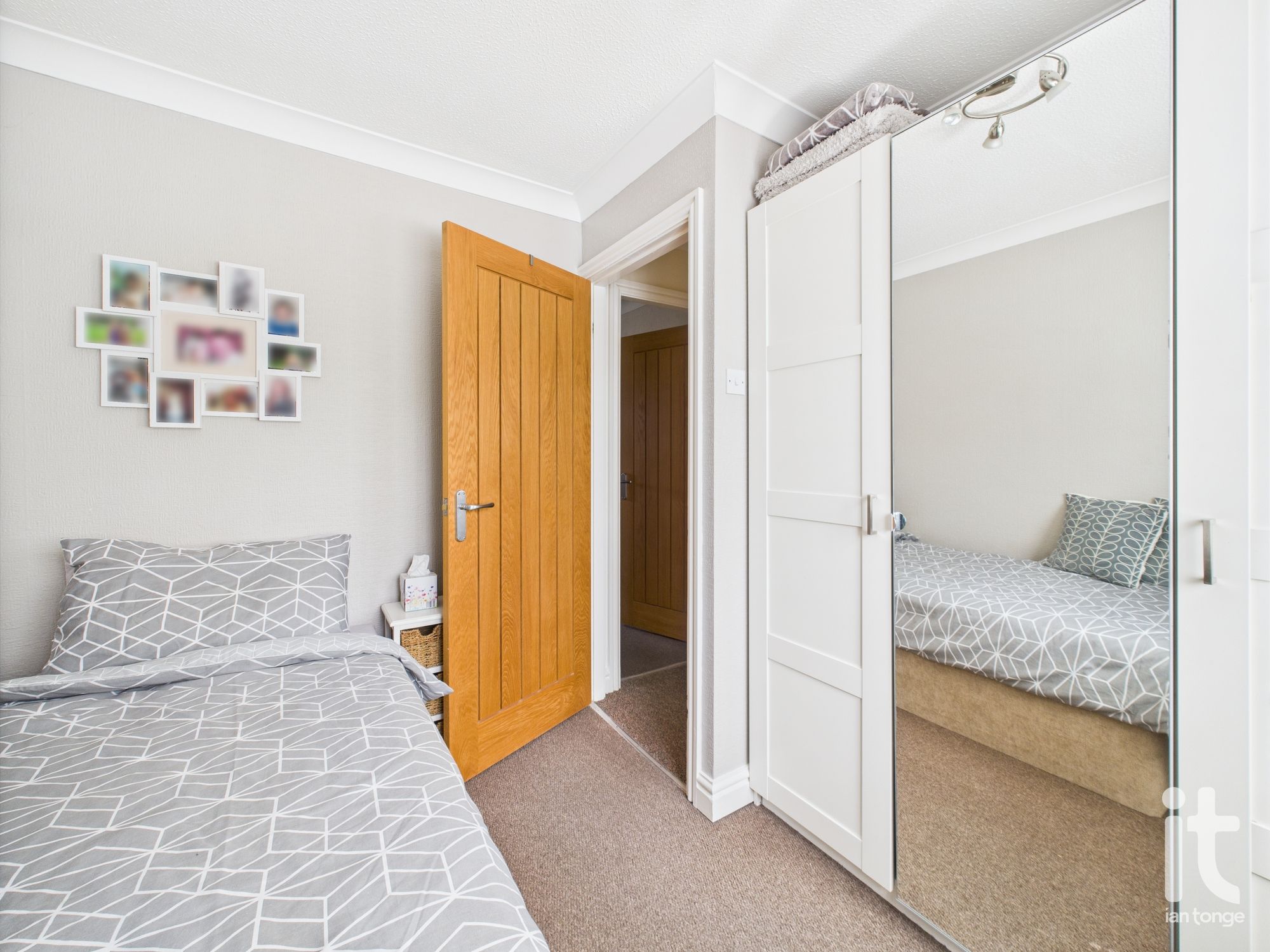 4 bedroom detached house Under Offer in Stockport - Photograph 46.