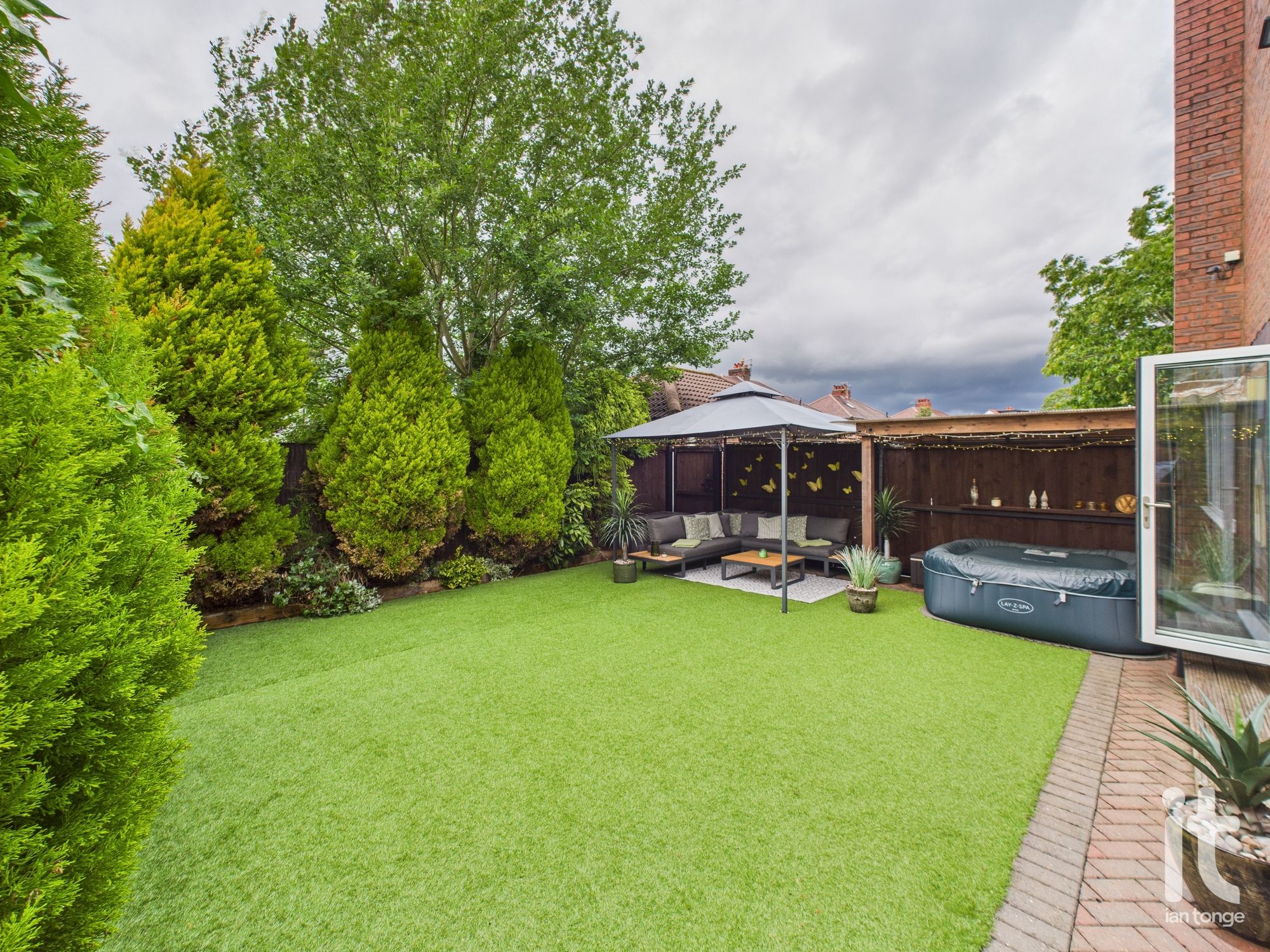 4 bedroom detached house Under Offer in Stockport - Photograph 11.