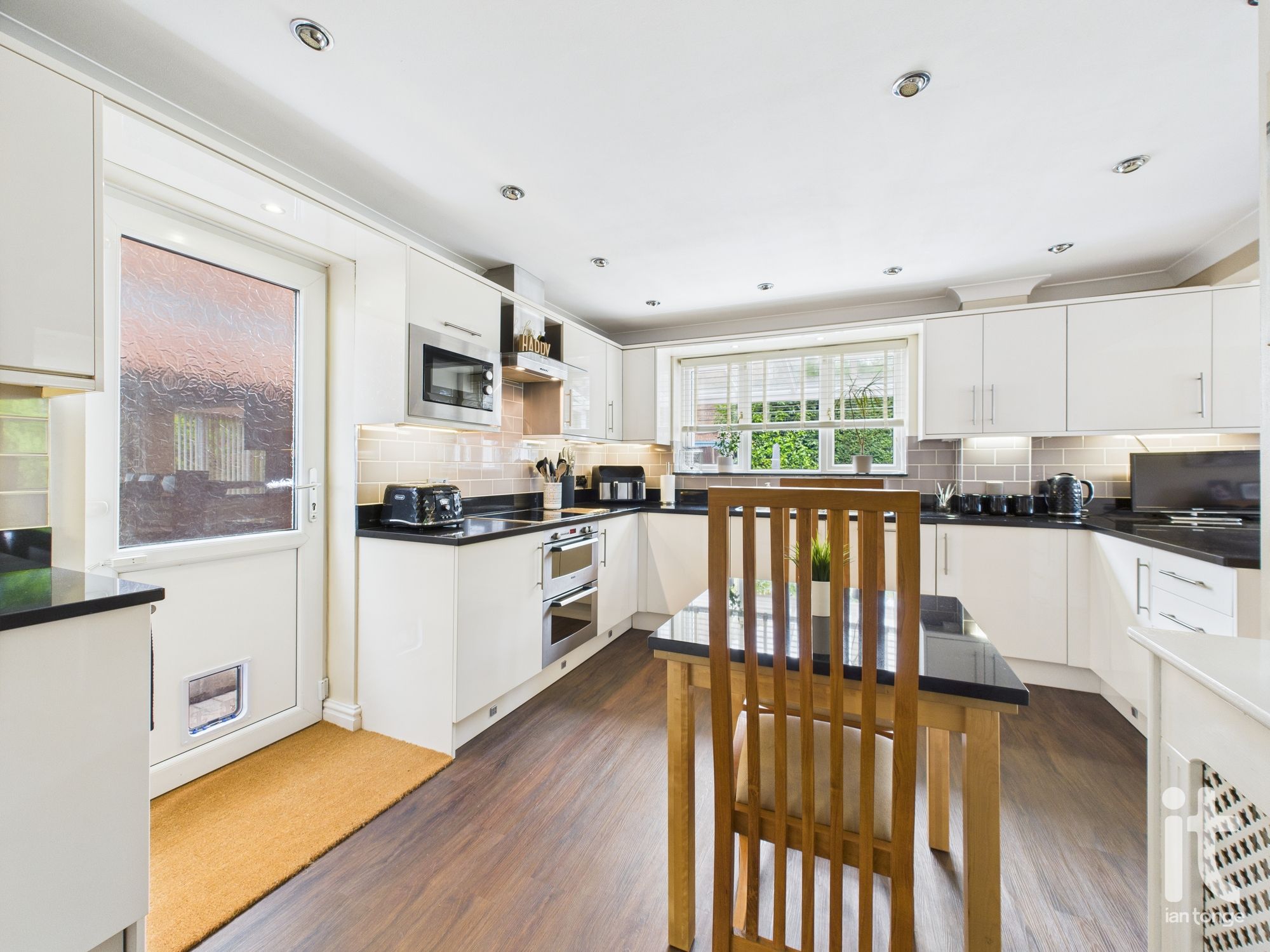 4 bedroom detached house Under Offer in Stockport - Photograph 26.