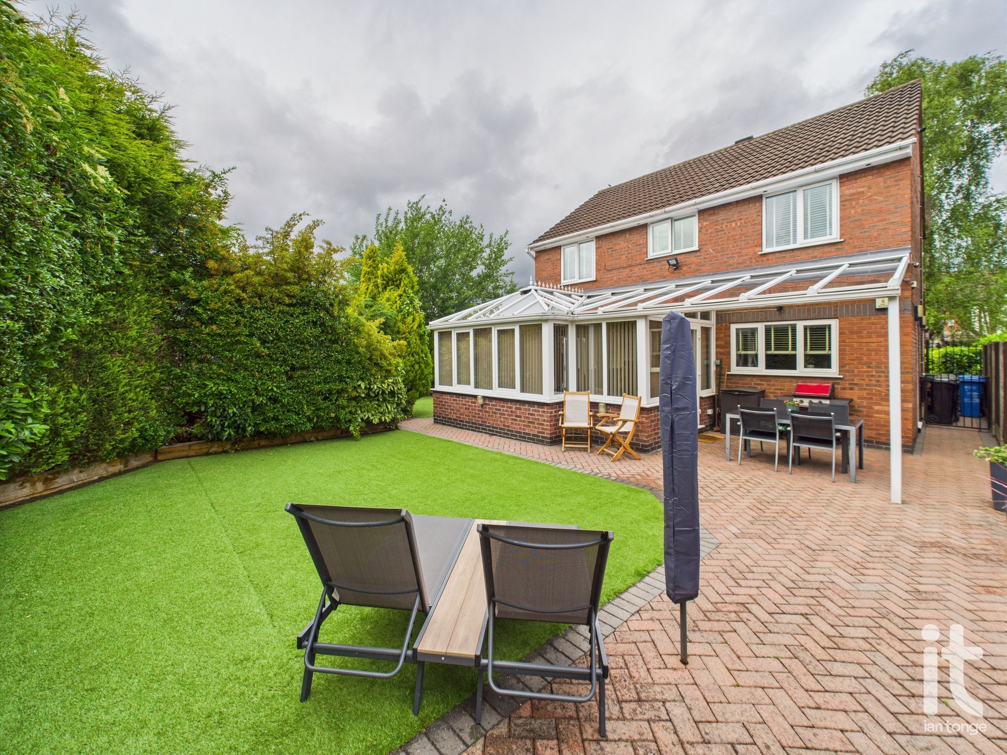 4 bedroom detached house Under Offer in Stockport - Photograph 15.