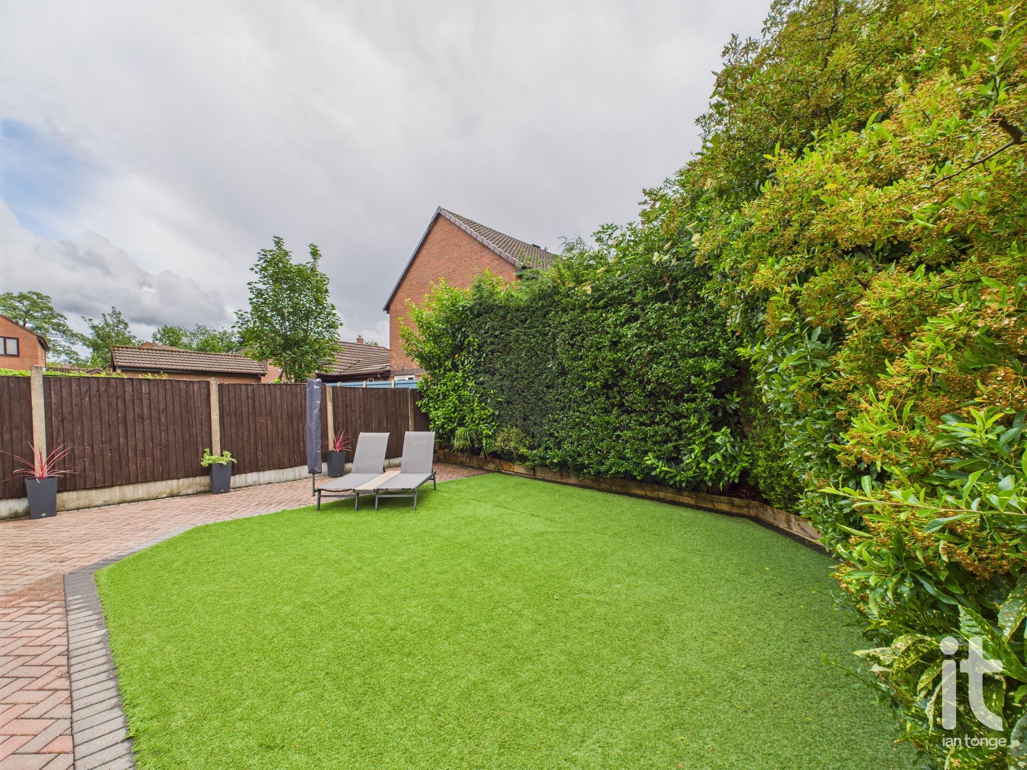 4 bedroom detached house Under Offer in Stockport - Photograph 12.