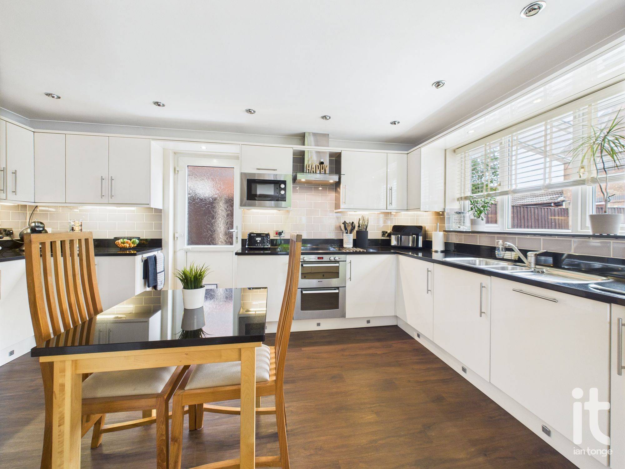 4 bedroom detached house Under Offer in Stockport - Photograph 28.
