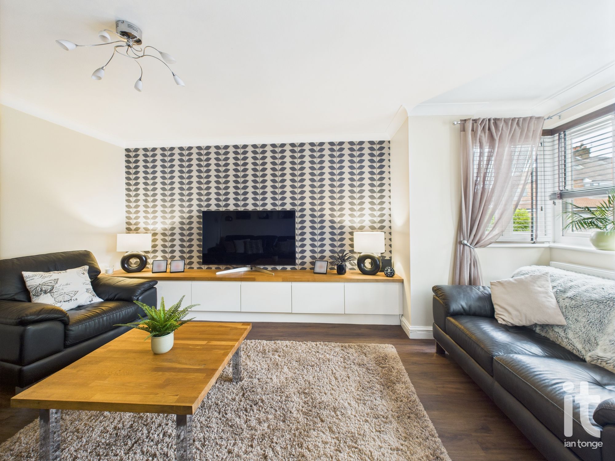 4 bedroom detached house Under Offer in Stockport - Photograph 24.