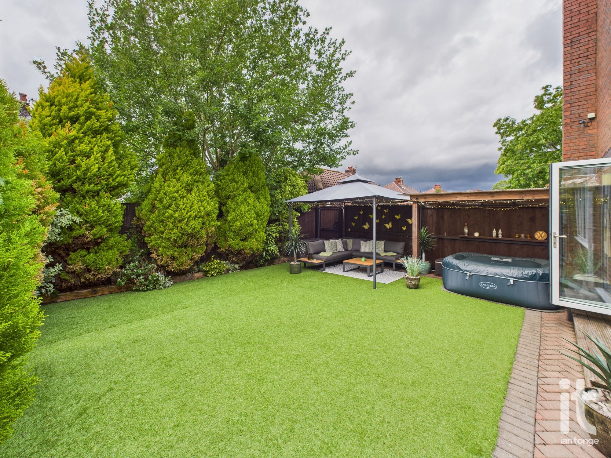 4 bedroom detached house Under Offer in Stockport - Photograph 10.