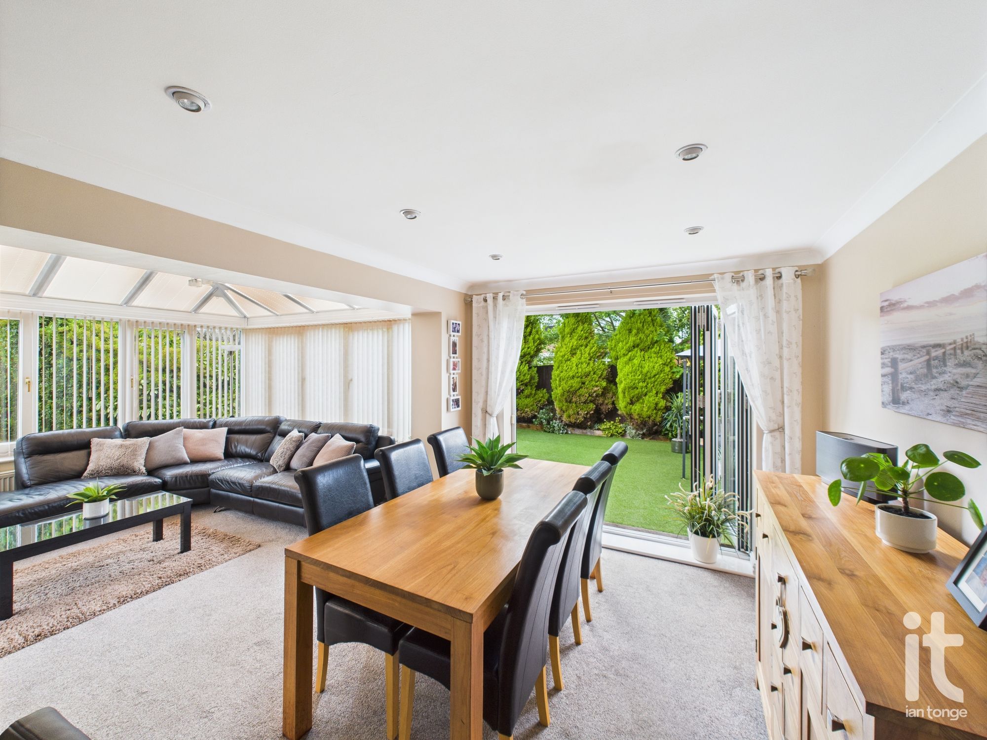 4 bedroom detached house Under Offer in Stockport - Photograph 32.