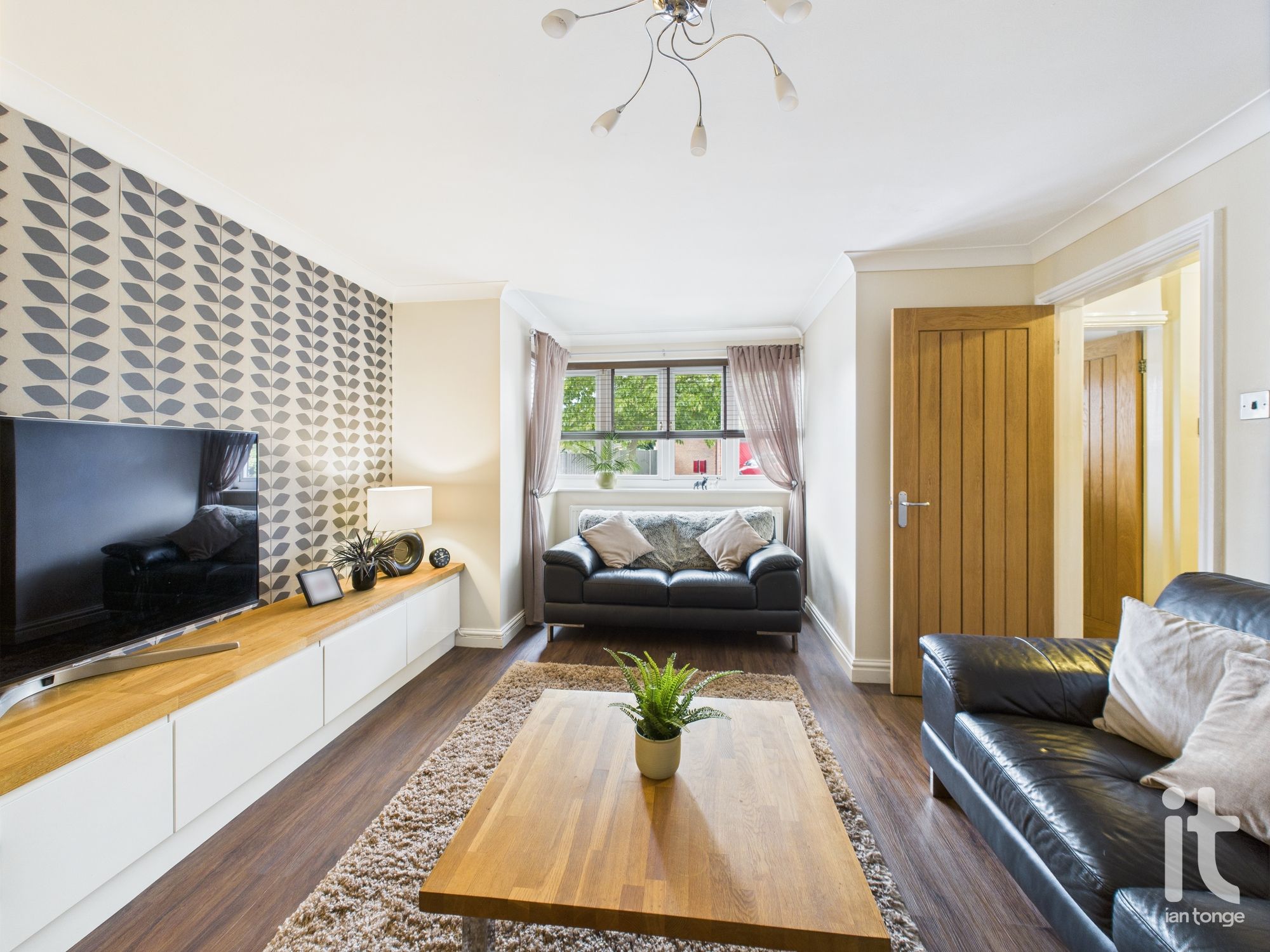 4 bedroom detached house Under Offer in Stockport - Photograph 25.