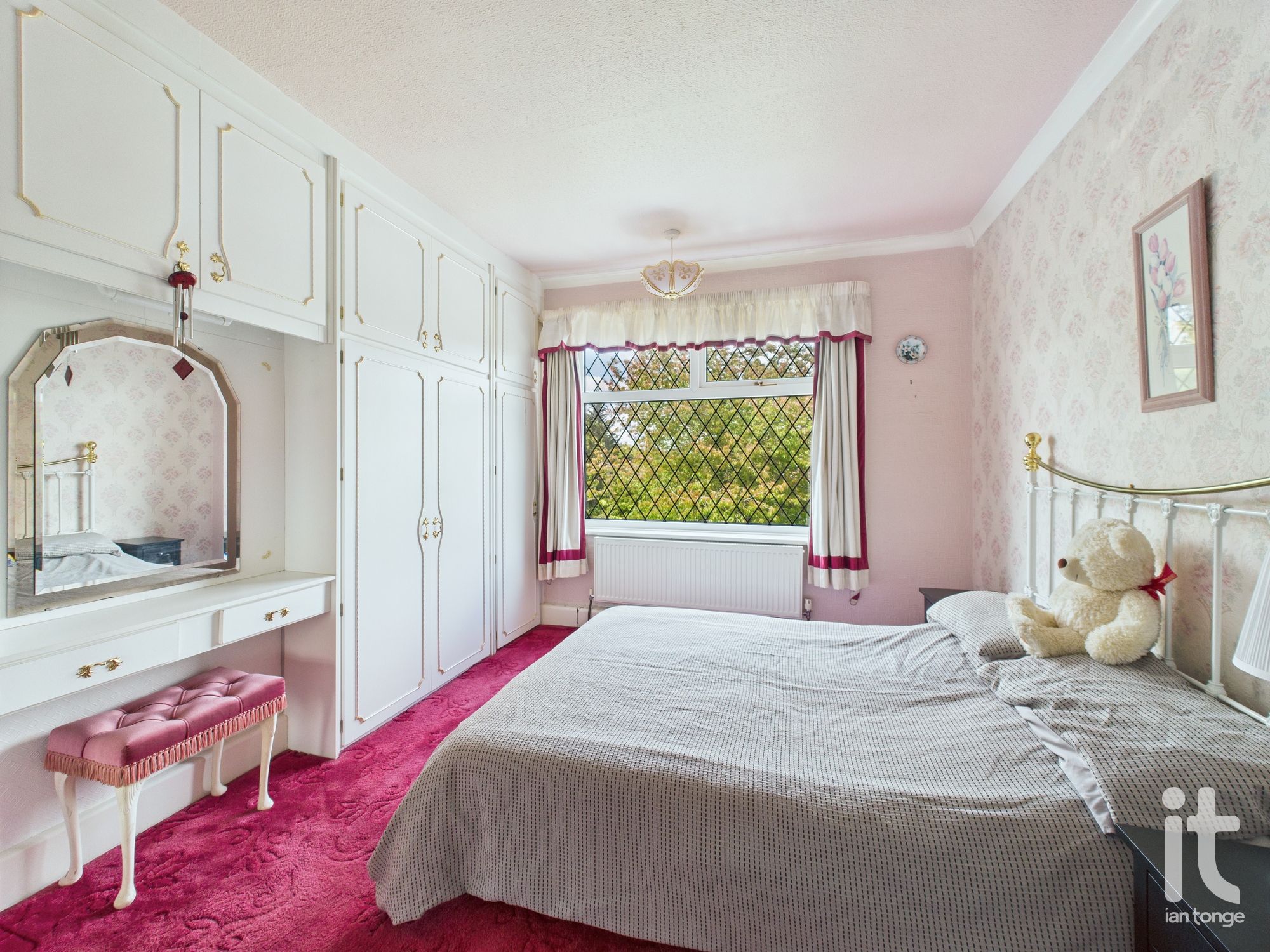 3 bedroom semi-detached house SSTC in Stockport - Photograph 14.