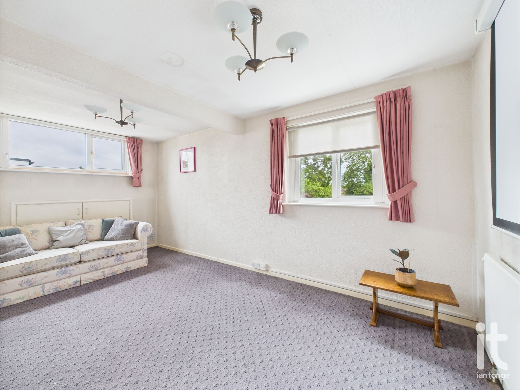 6 bedroom detached house Under Offer in Stockport - Photograph 38.