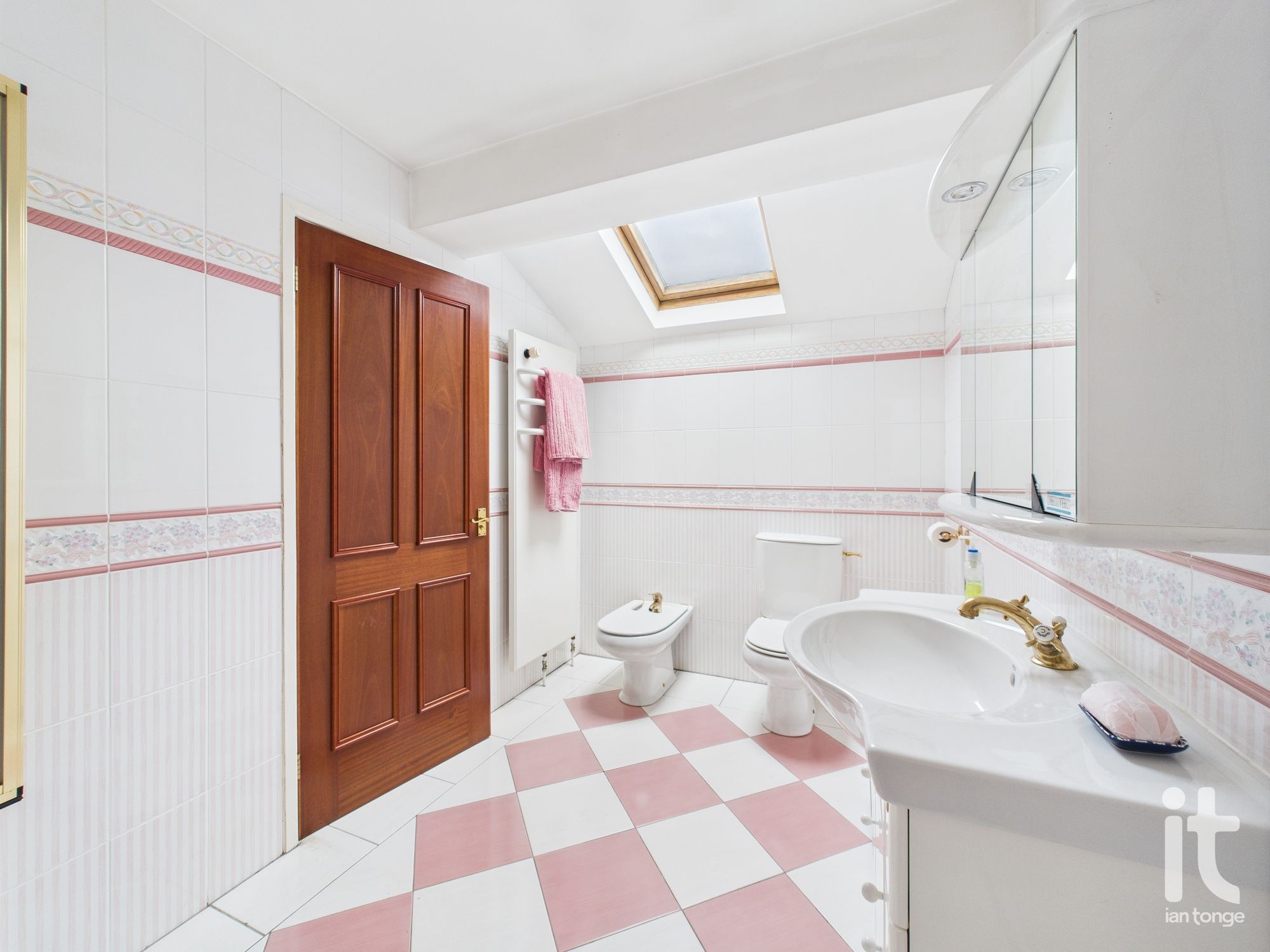 6 bedroom detached house Under Offer in Stockport - Photograph 32.