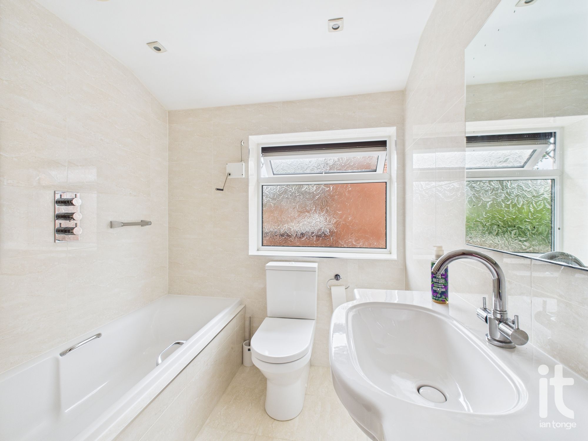 6 bedroom detached house Under Offer in Stockport - Photograph 34.