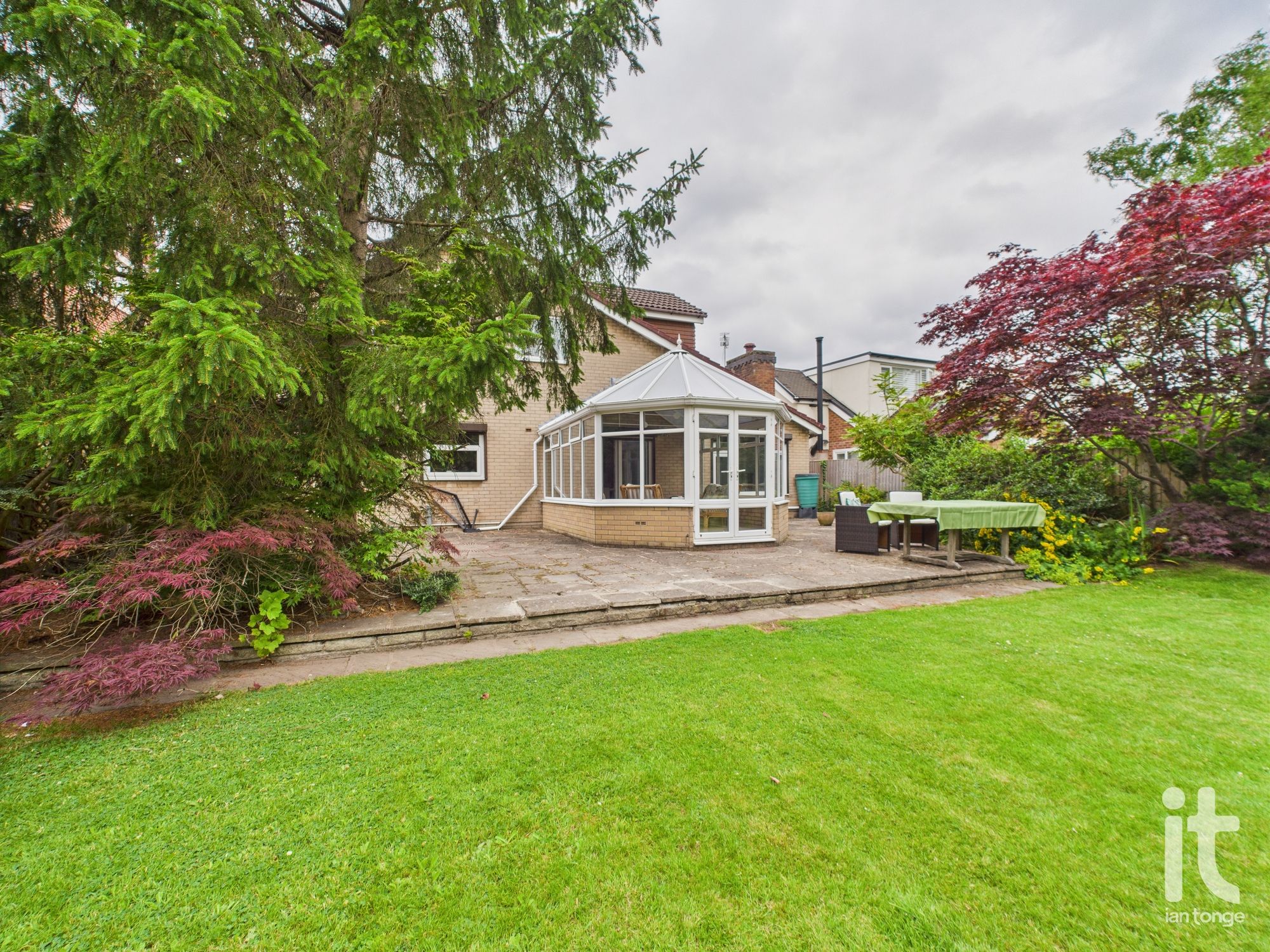 6 bedroom detached house Under Offer in Stockport - Photograph 53.