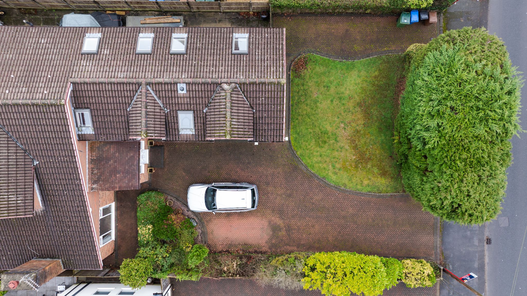 6 bedroom detached house Under Offer in Stockport - Photograph 47.